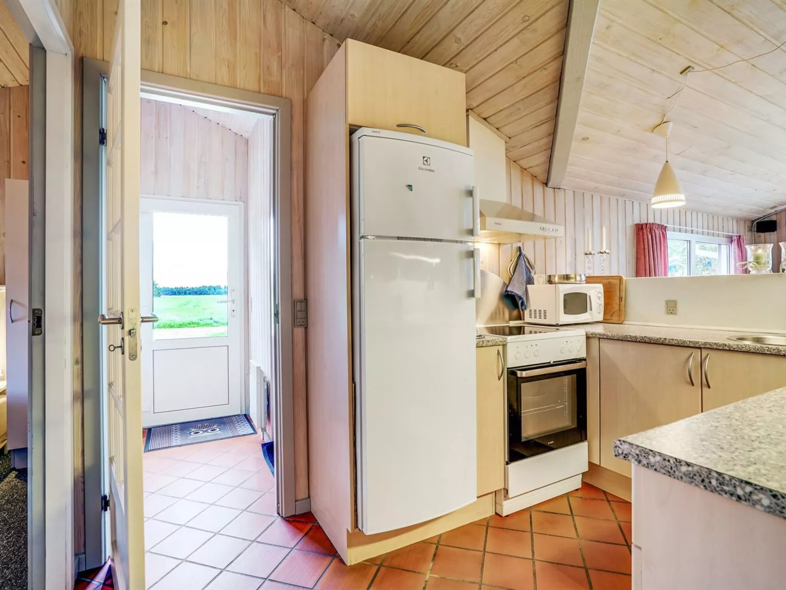 "Richardine" - 850m from the sea-Inside