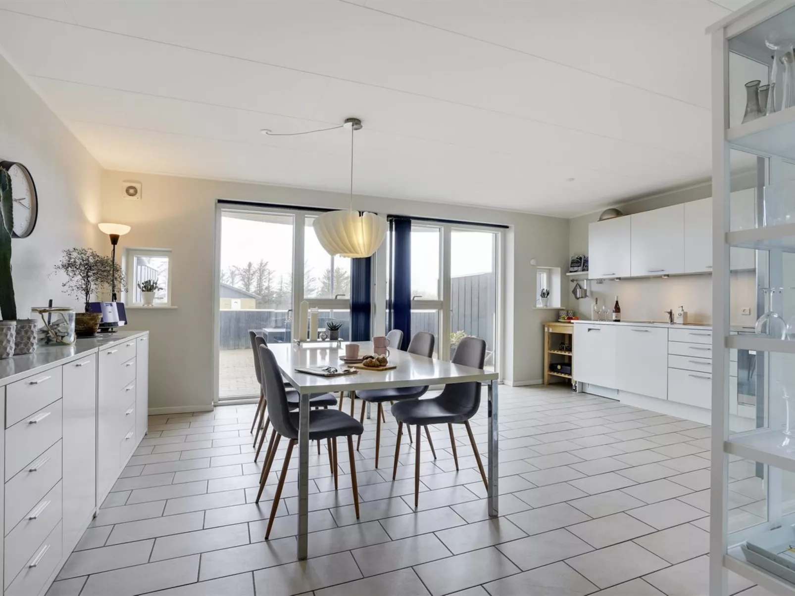 "Katharine" - 600m from the sea-Inside