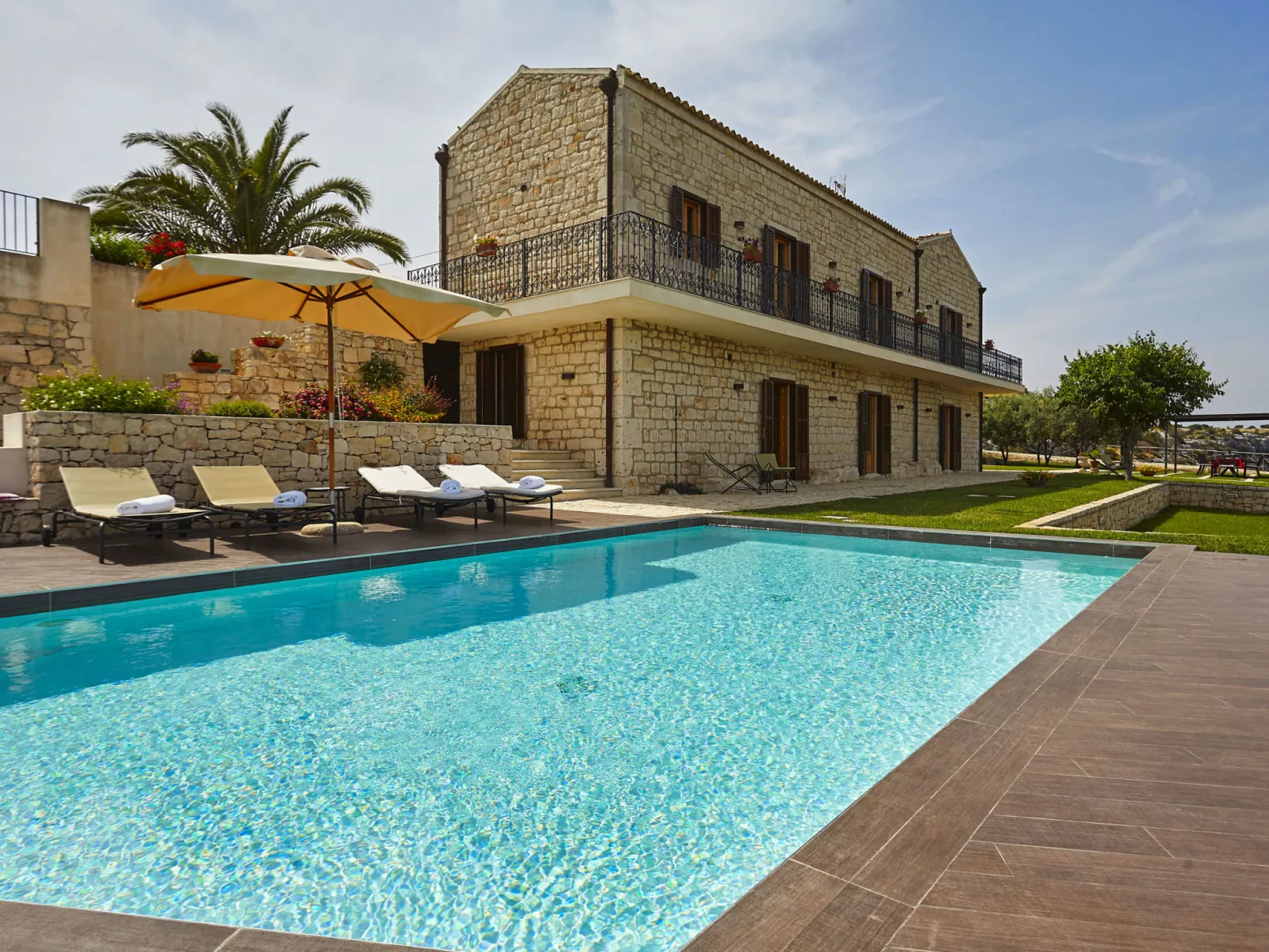Al Castello-Outside