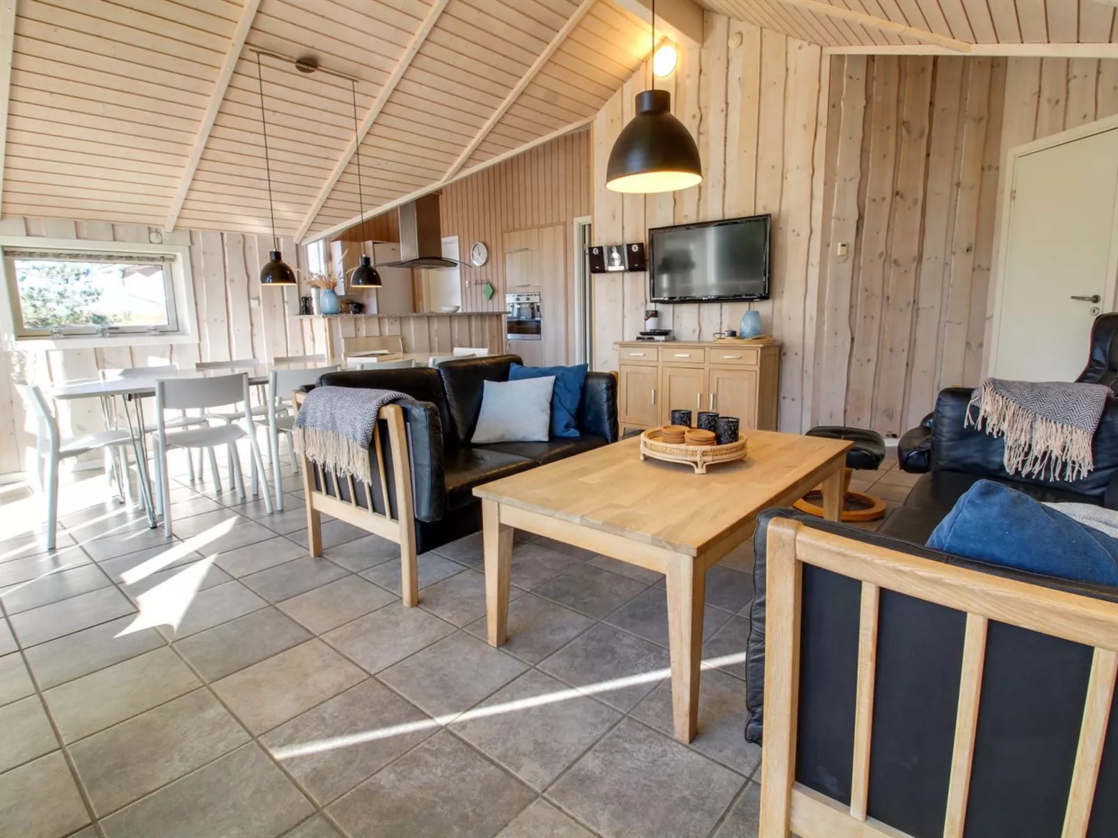"Svenny" - 800m from the sea-Inside