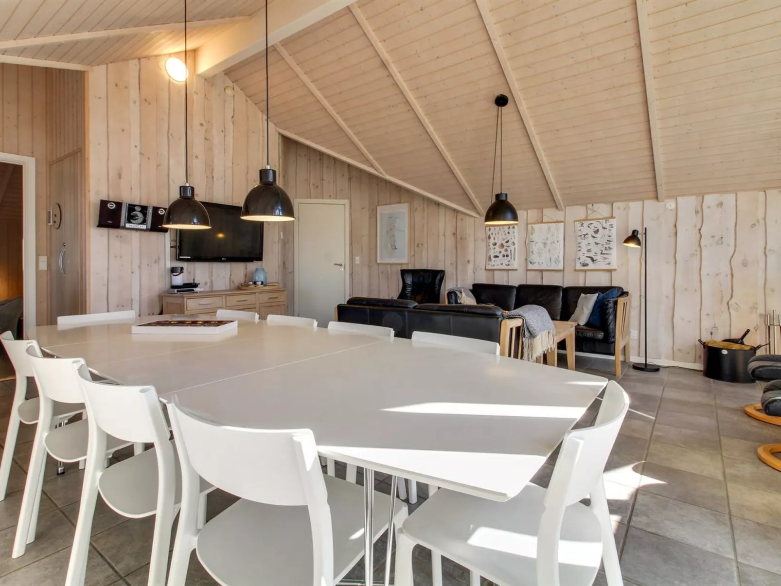 "Svenny" - 800m from the sea-Inside