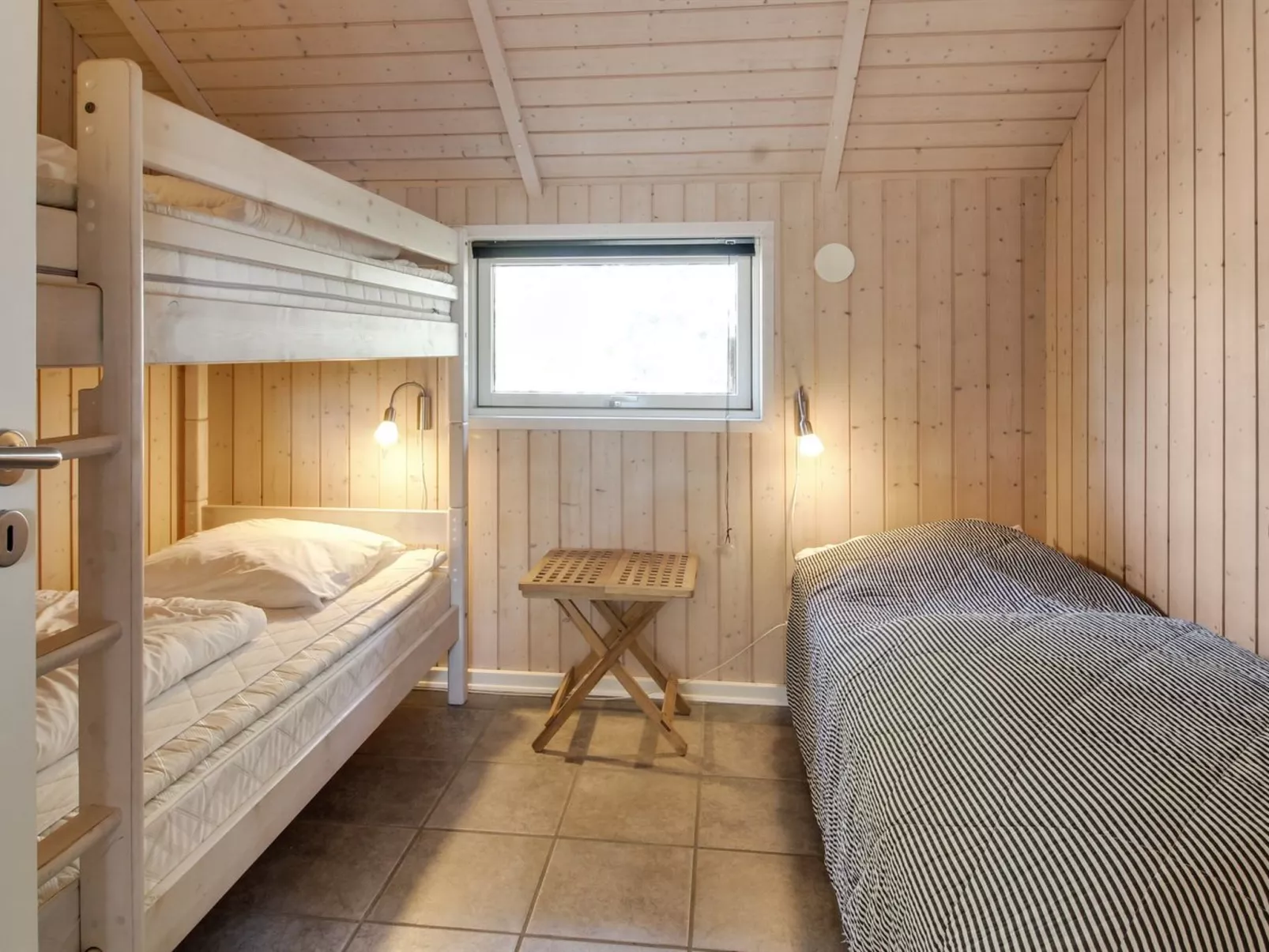 "Svenny" - 800m from the sea-Inside