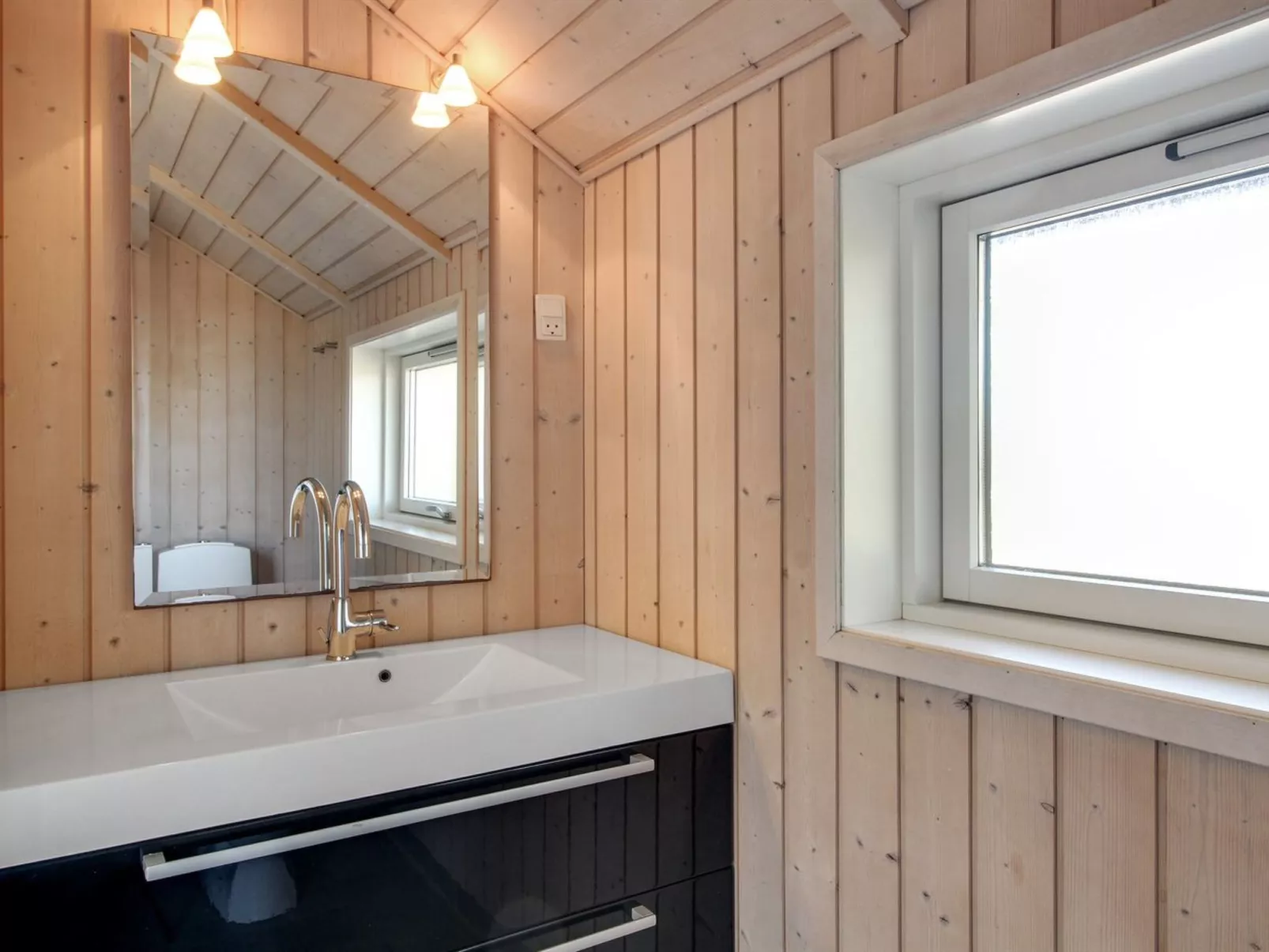 "Svenny" - 800m from the sea-Inside