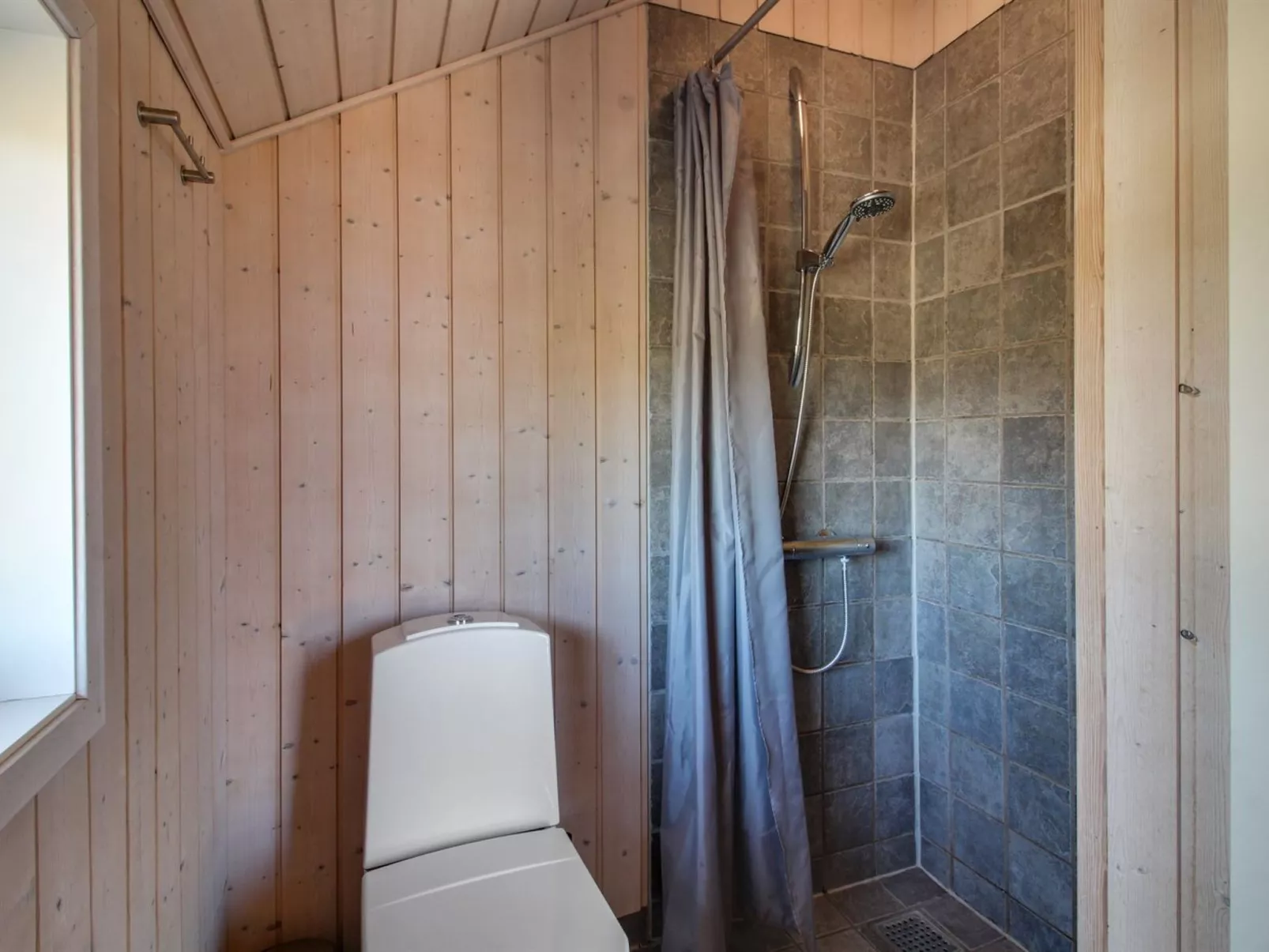 "Svenny" - 800m from the sea-Inside