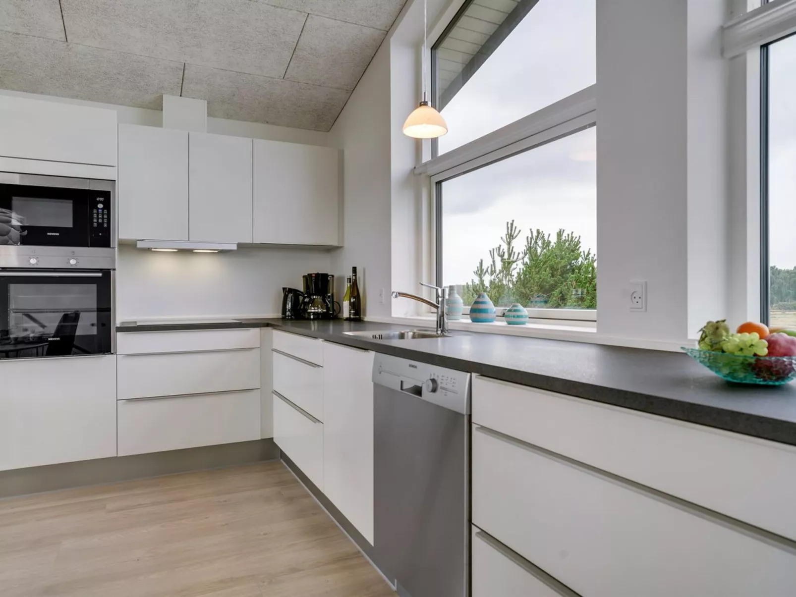 "Anabel" - 500m from the sea-Inside