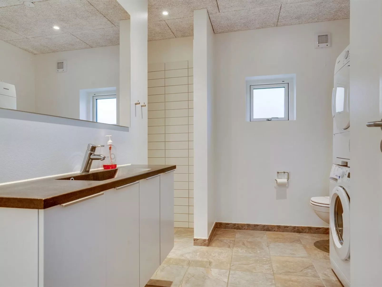 "Anabel" - 500m from the sea-Inside