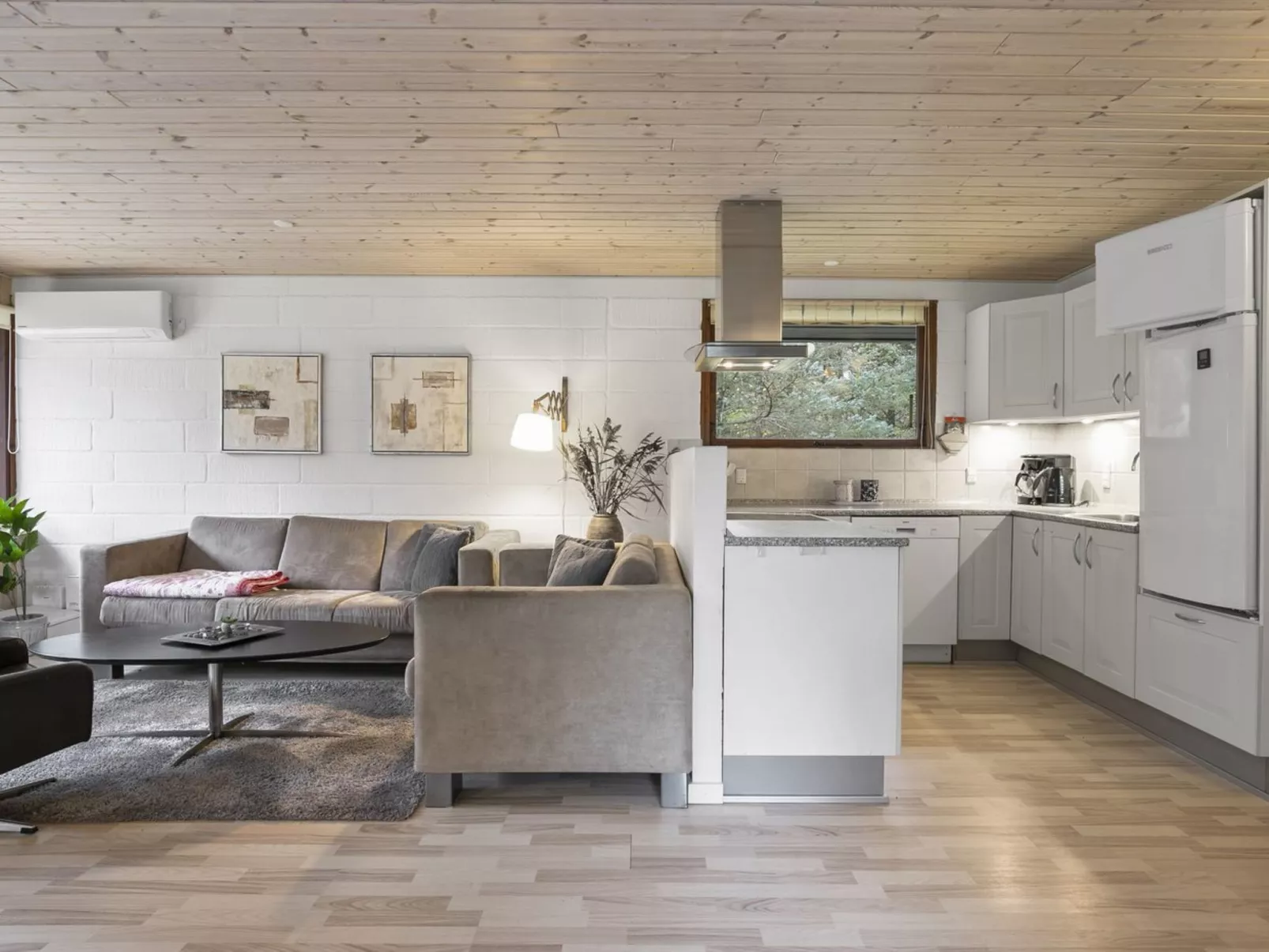 "Marta" - 1.5km from the sea-Inside