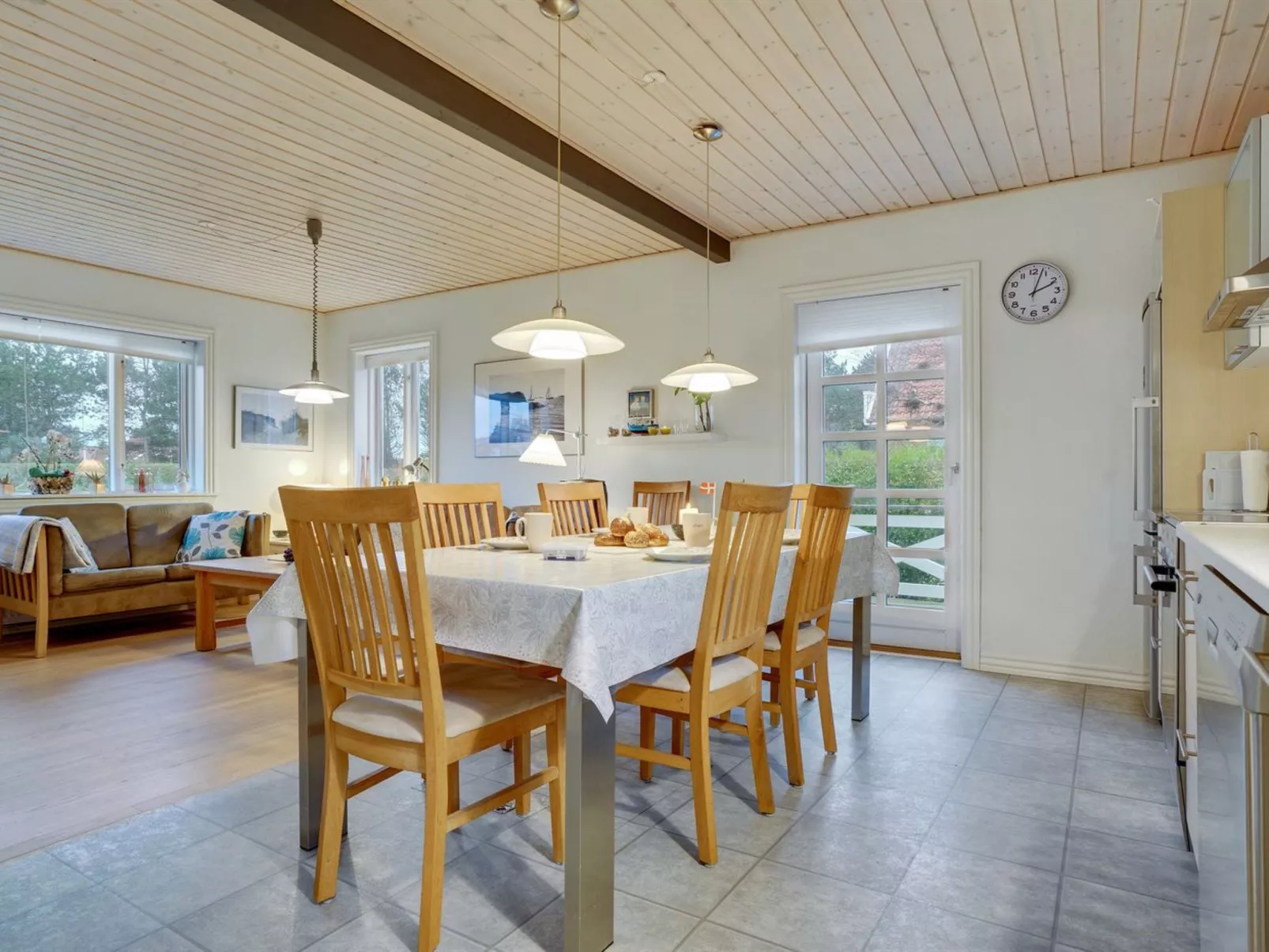 "Aagot" - 850m from the sea-Inside