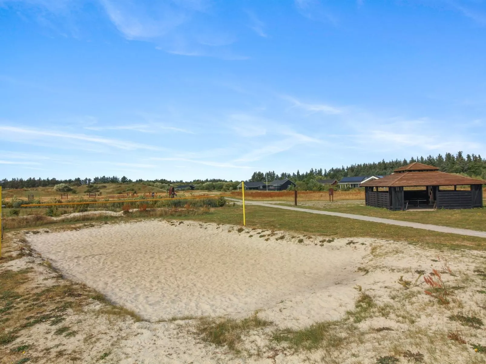 "Richard" - 4km from the sea-Drinnen