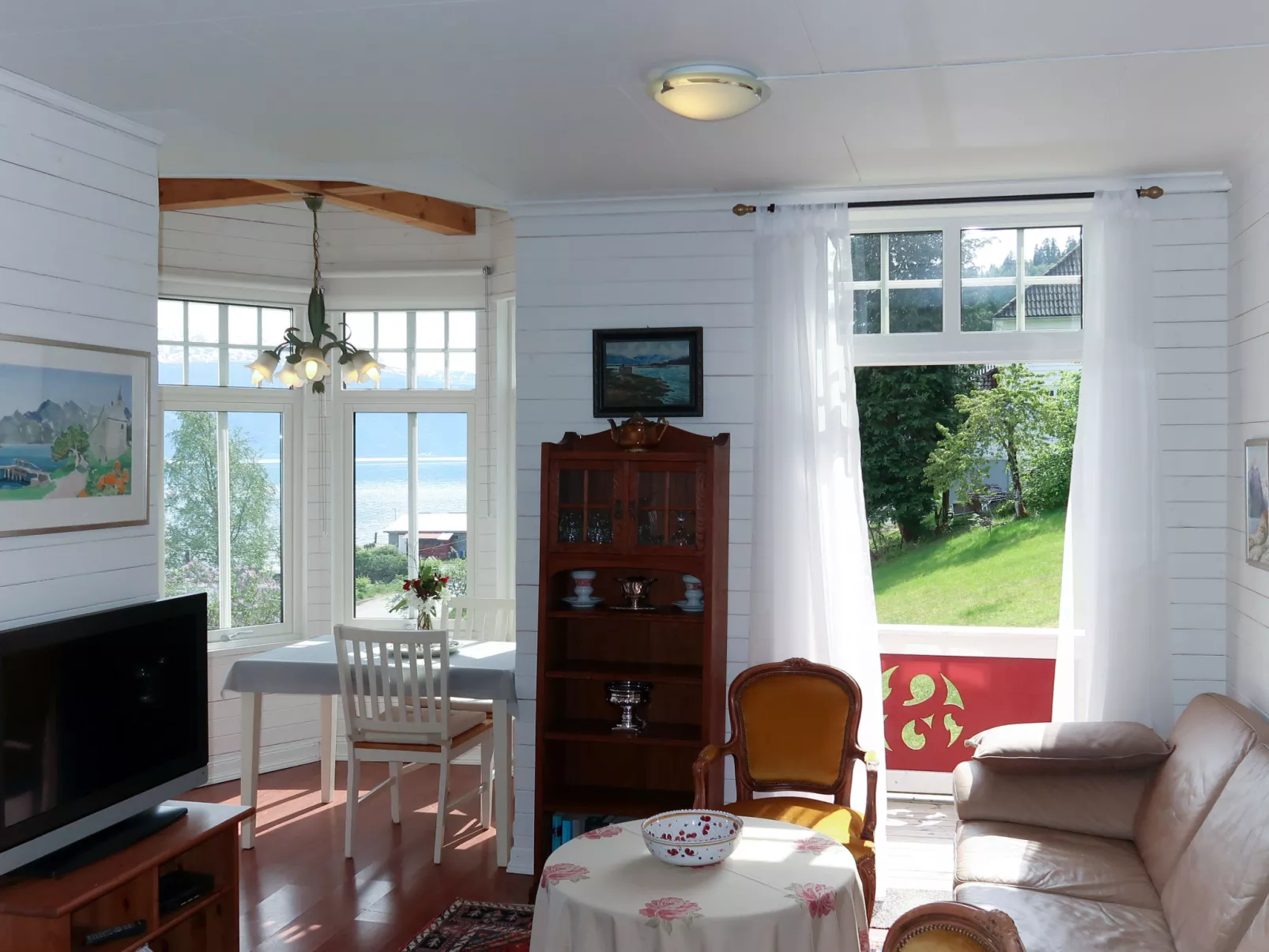Villa Lorna-Inside