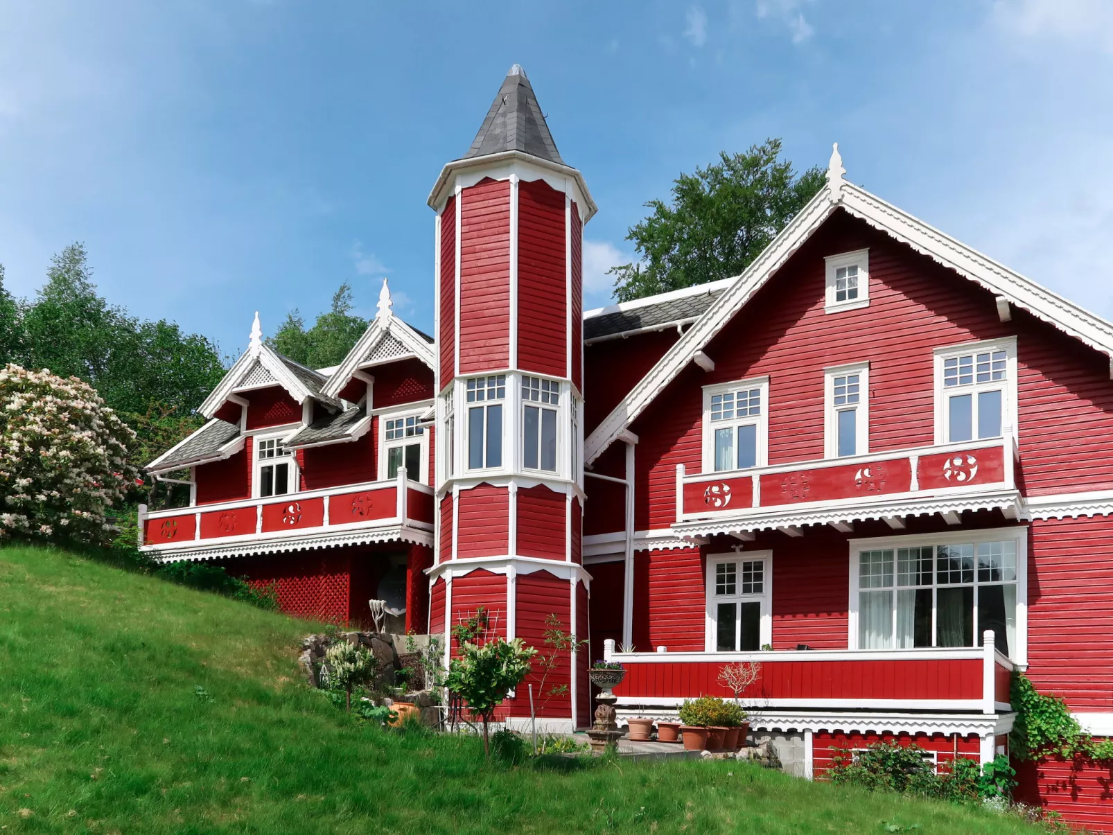 Villa Lorna-Outside