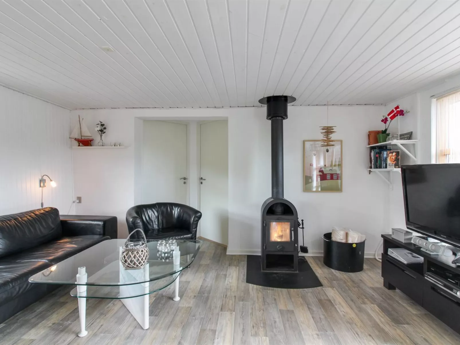 "Grubbe" - 600m from the sea-Drinnen