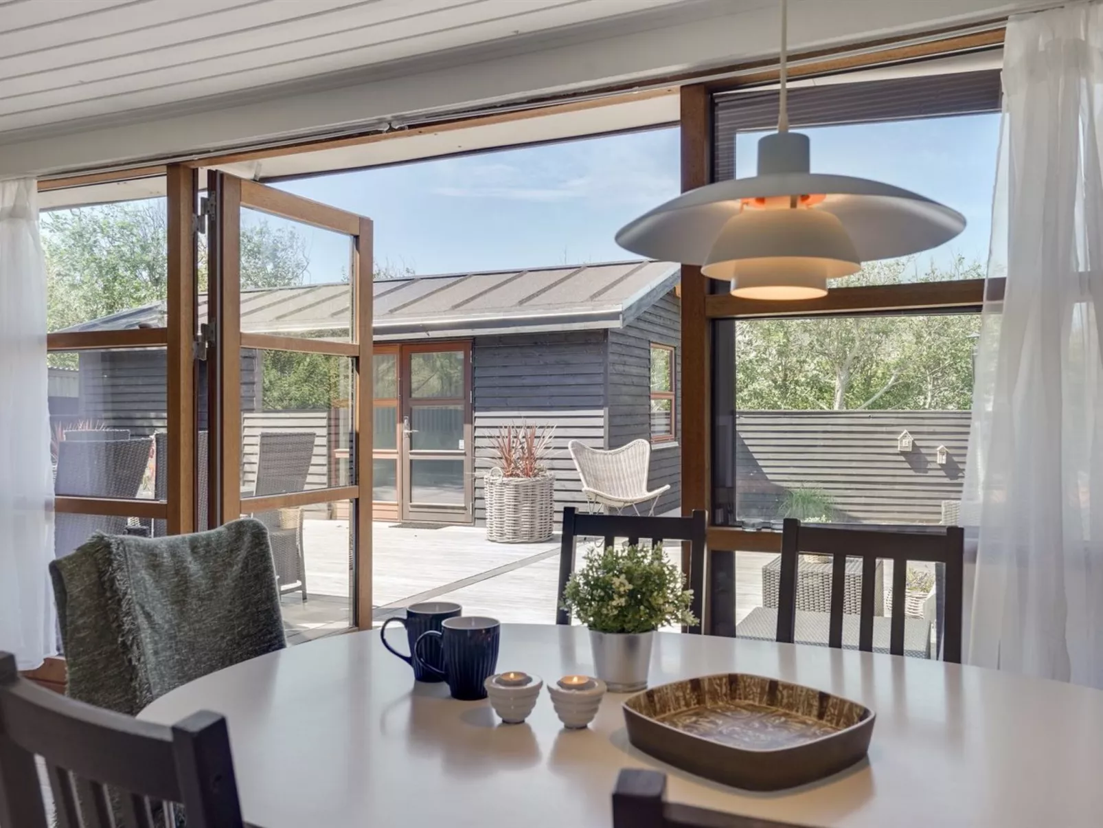 "Grubbe" - 600m from the sea-Drinnen