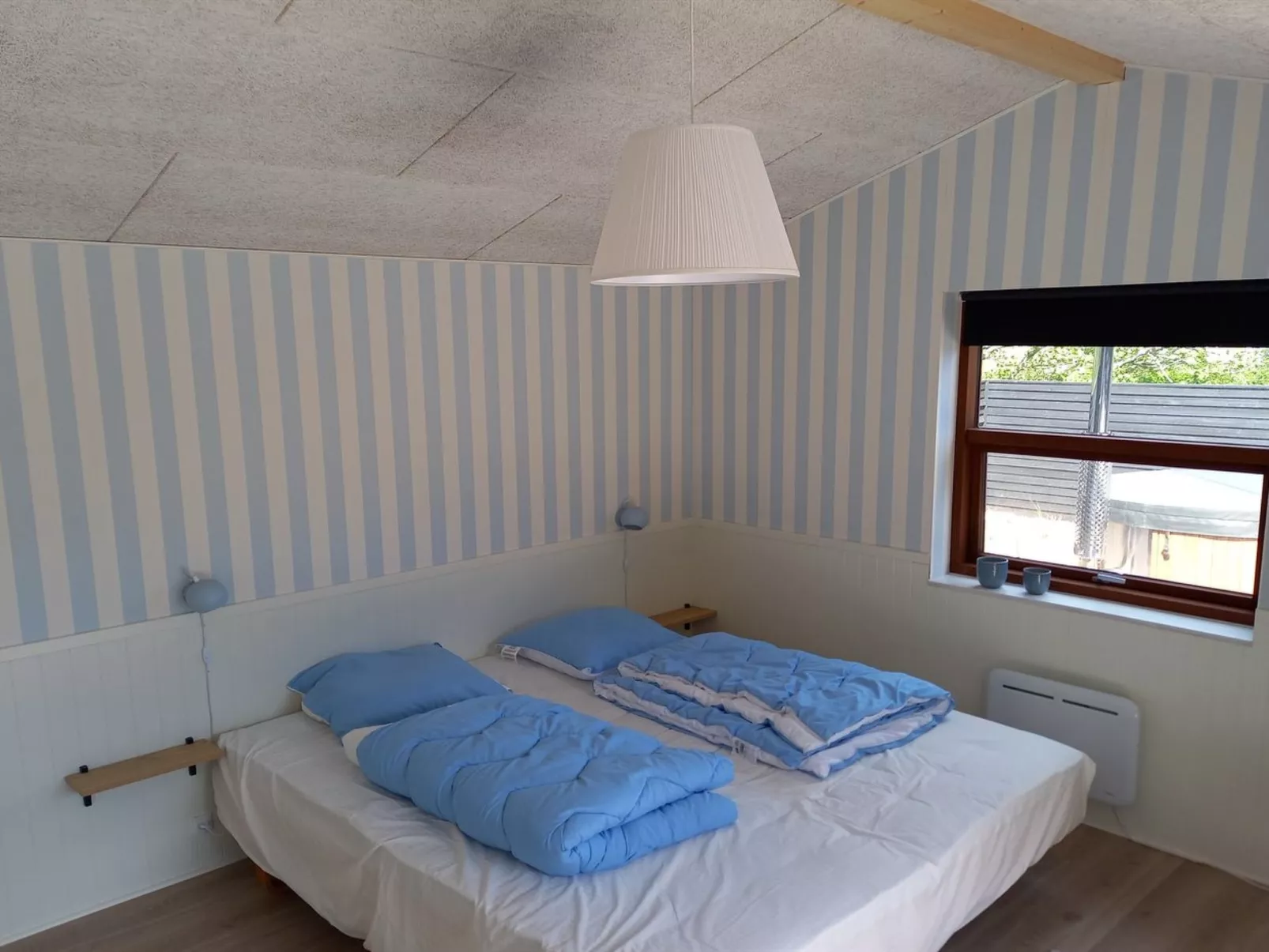 "Grubbe" - 600m from the sea-Drinnen