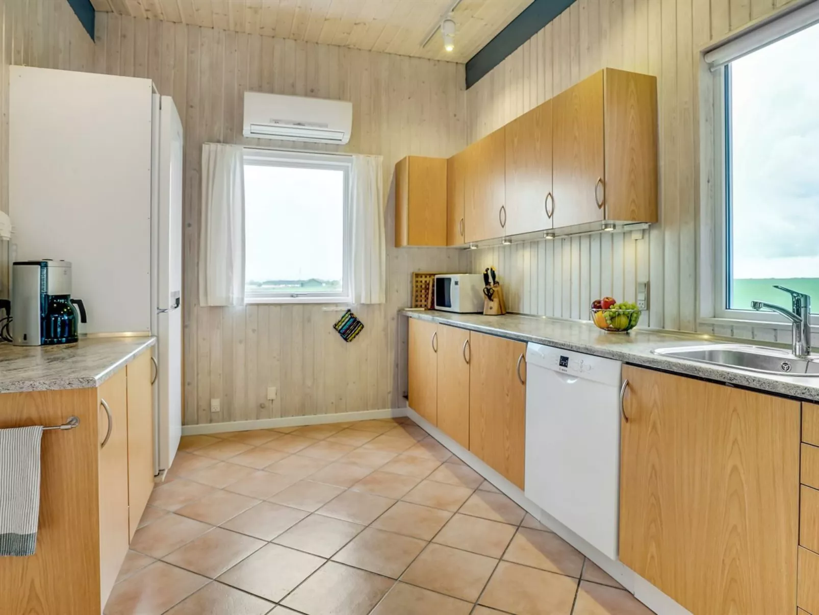 "Marne" - 500m from the sea-Inside