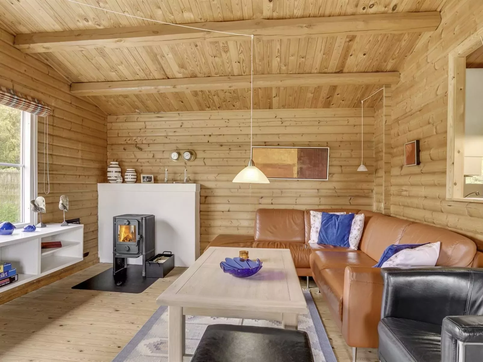 "Thorulf" - 3.5km from the sea-Inside