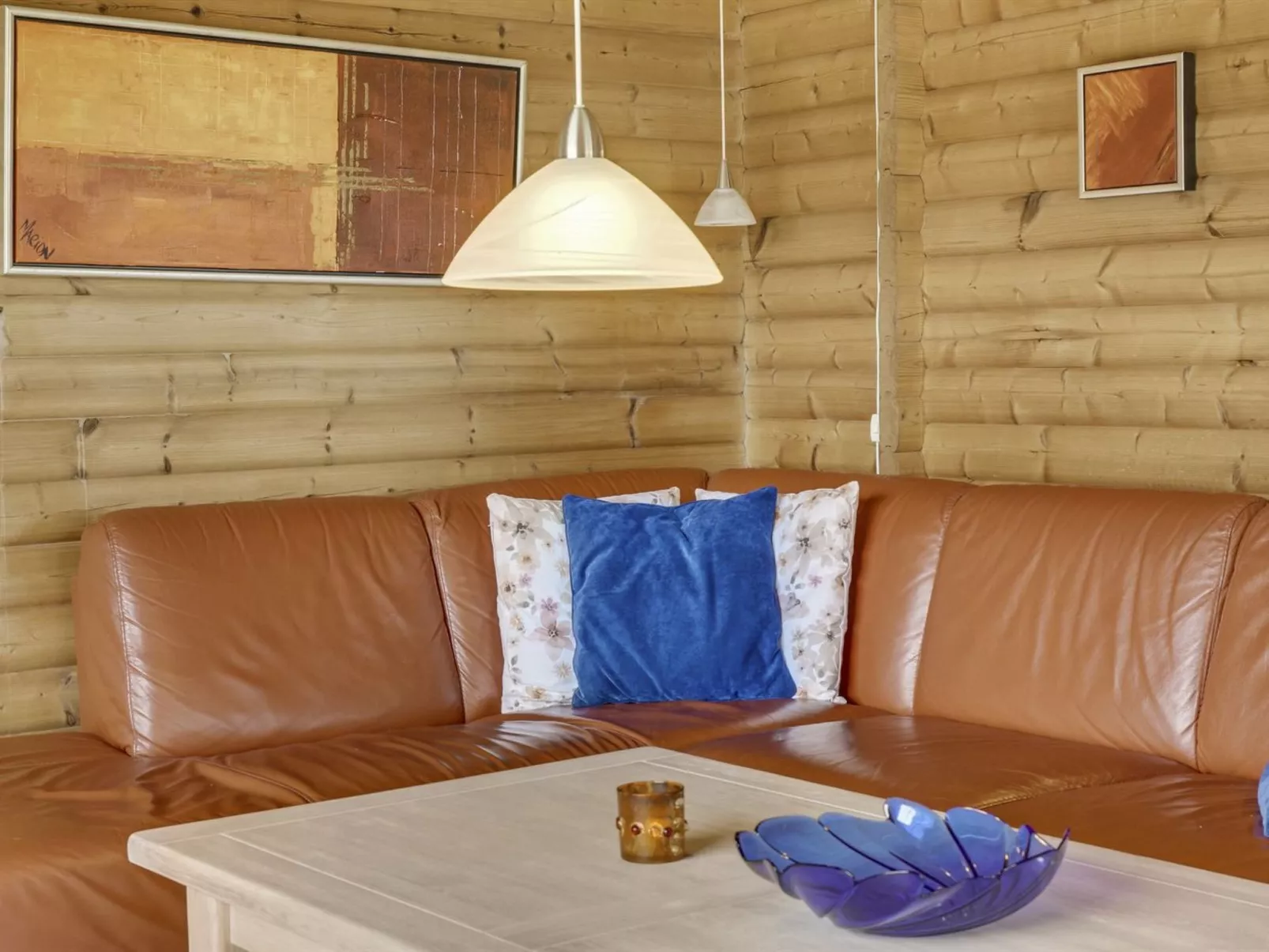 "Thorulf" - 3.5km from the sea-Inside
