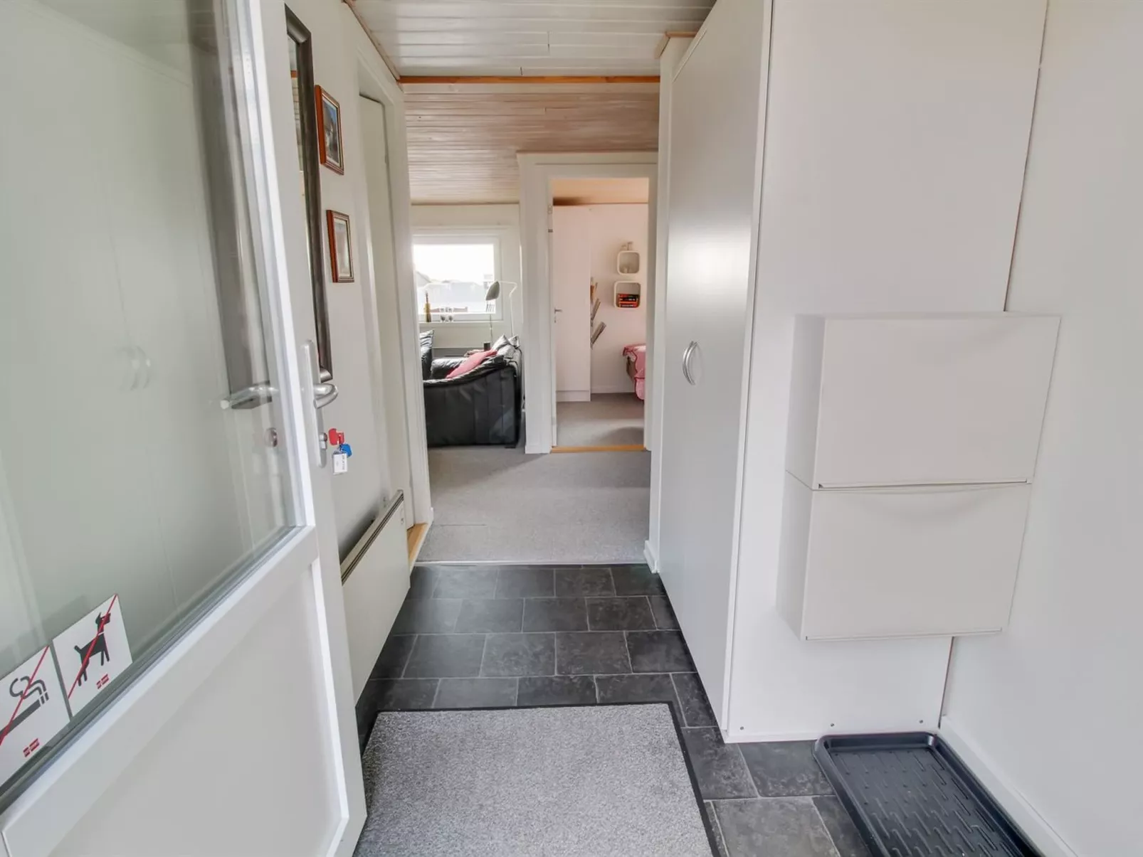 "Ute" - 200m from the sea-Inside