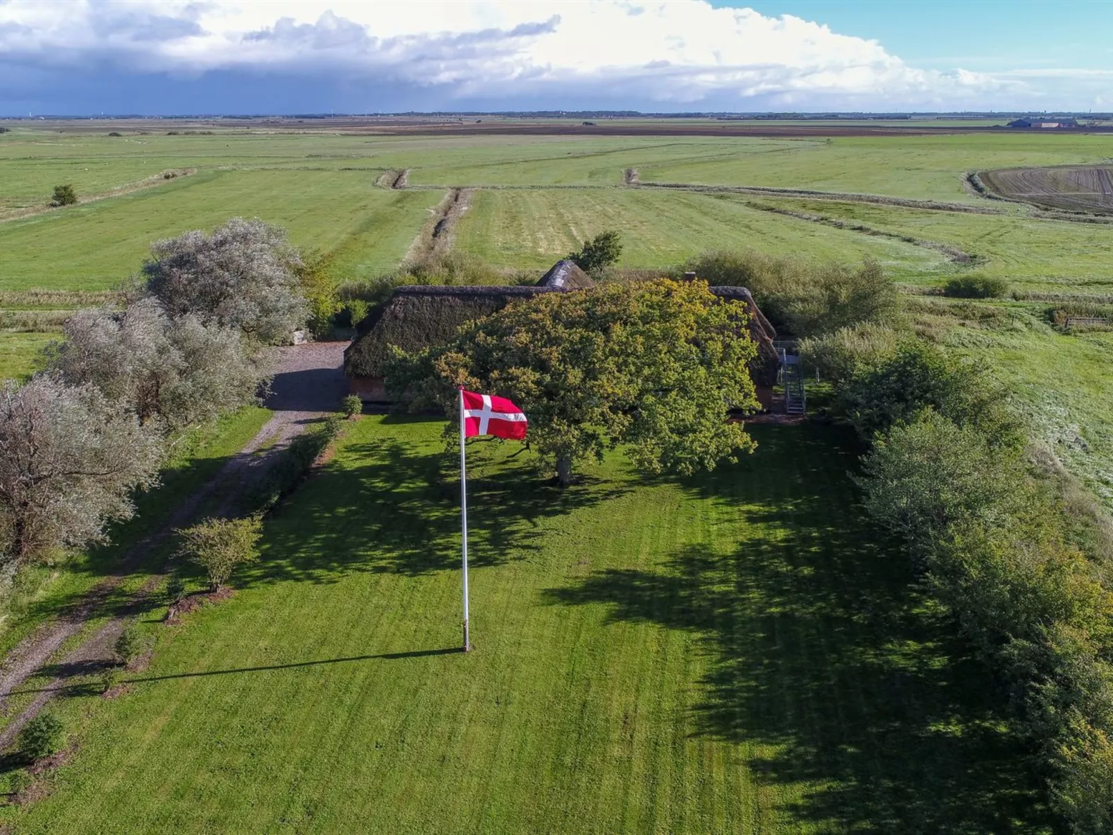 "Knut" - 10km from the sea-Drinnen