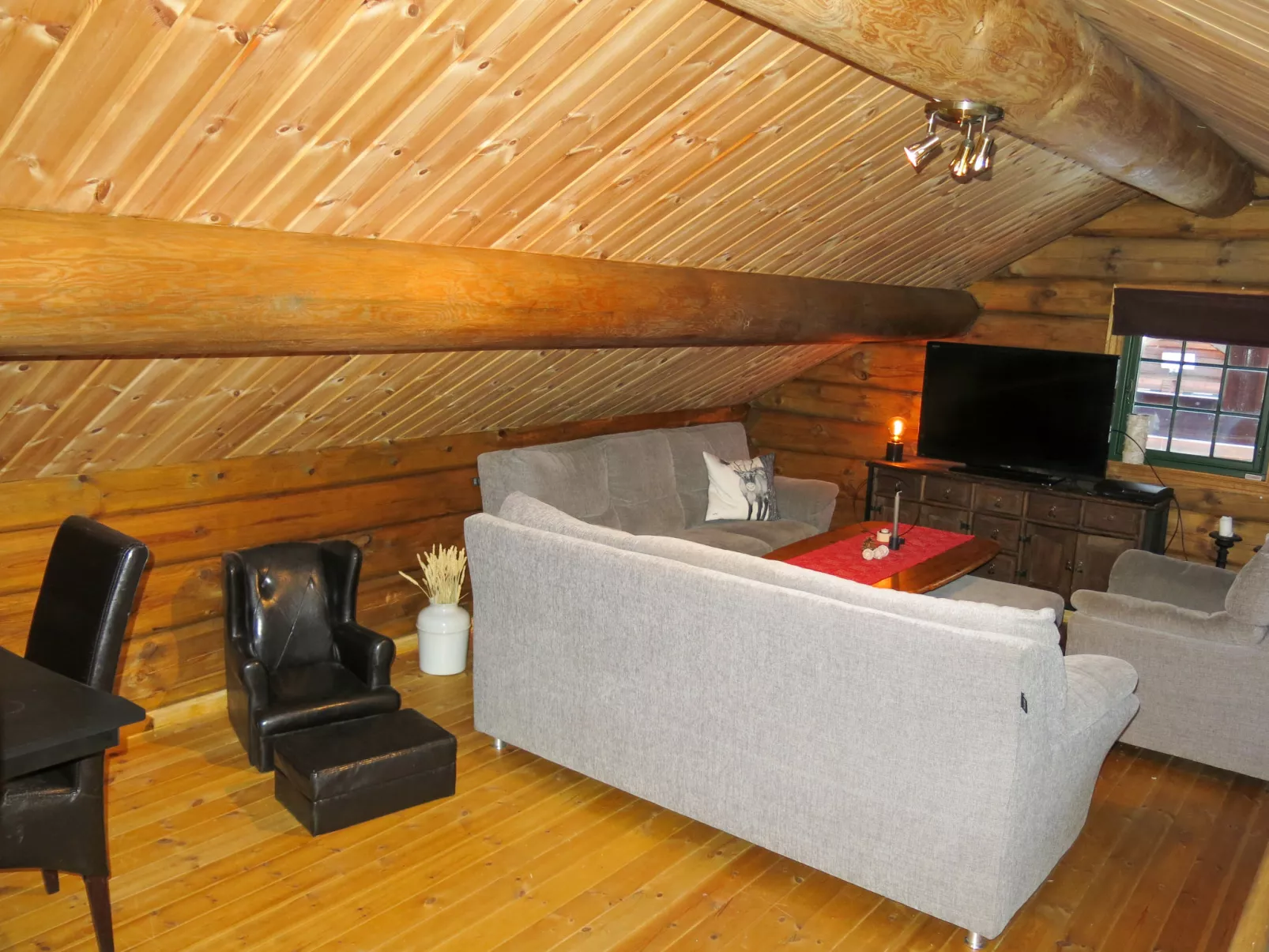 Annebu (SOW090)-Inside