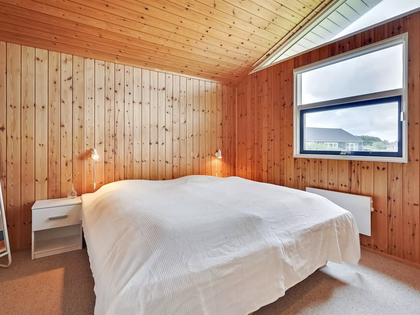 "Isulf" - 400m from the sea-Inside