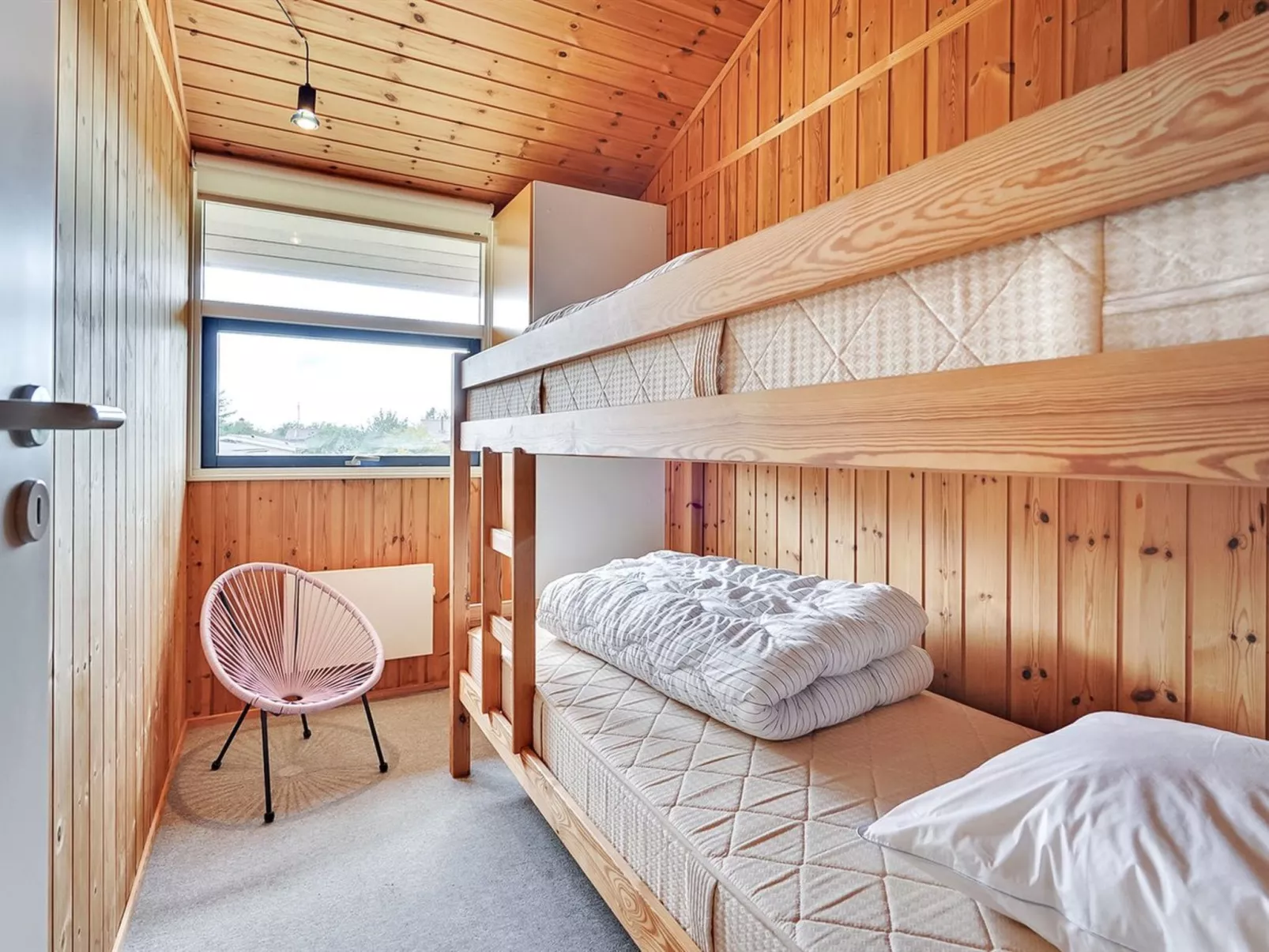 "Isulf" - 400m from the sea-Inside
