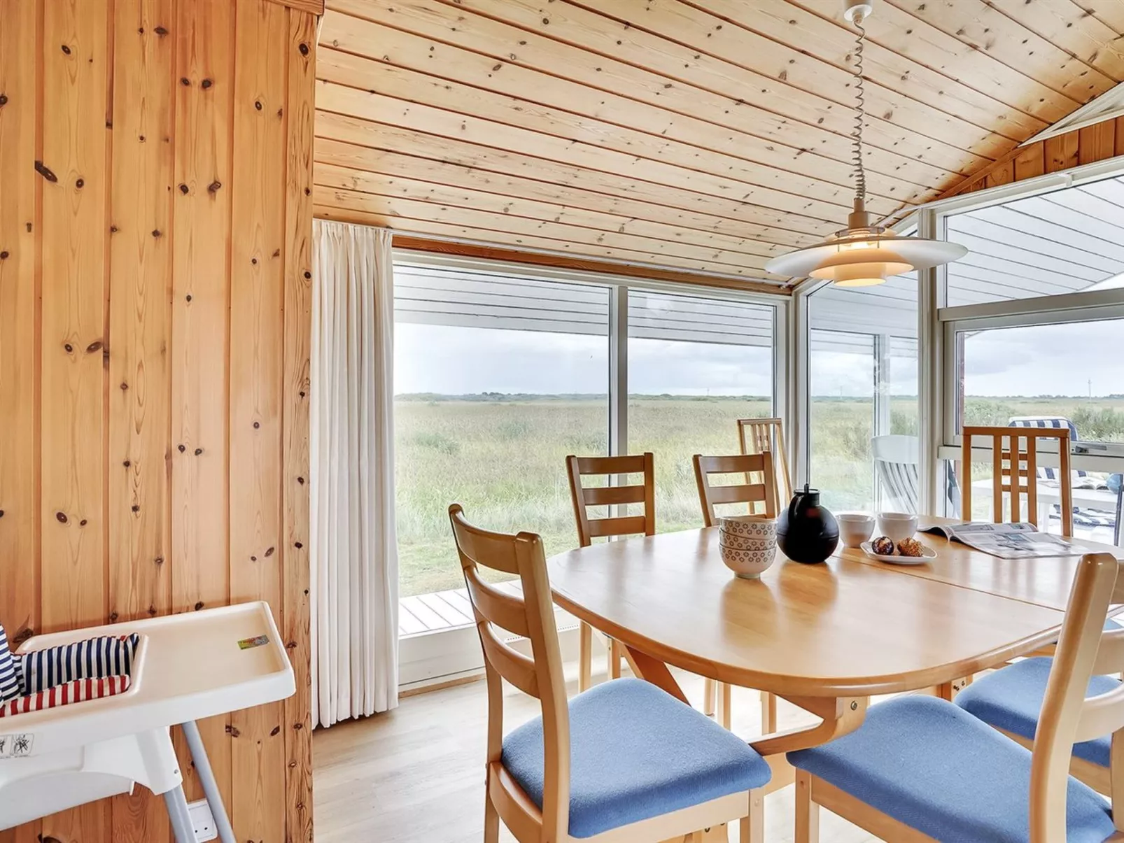 "Isulf" - 400m from the sea-Inside