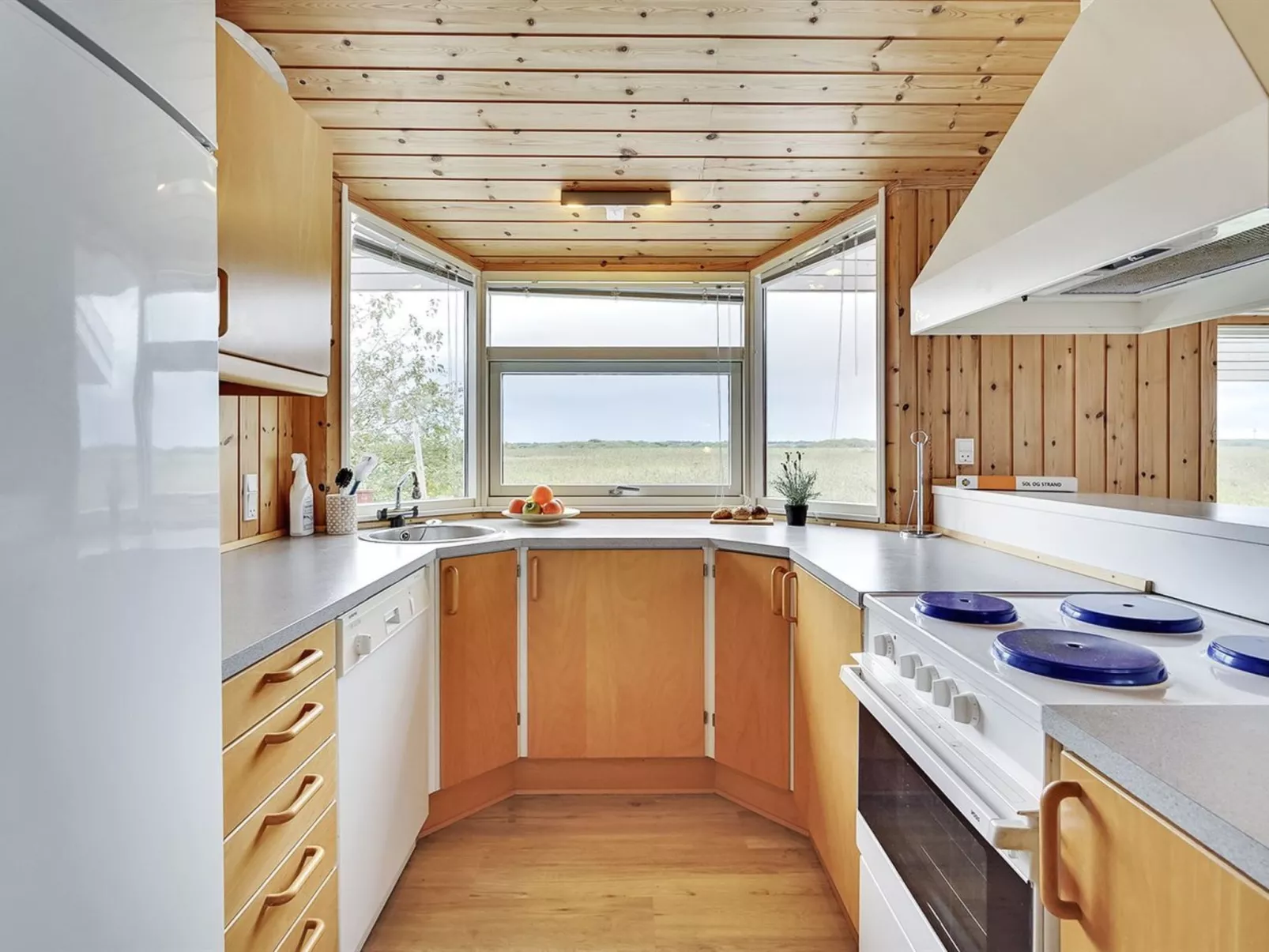 "Isulf" - 400m from the sea-Inside
