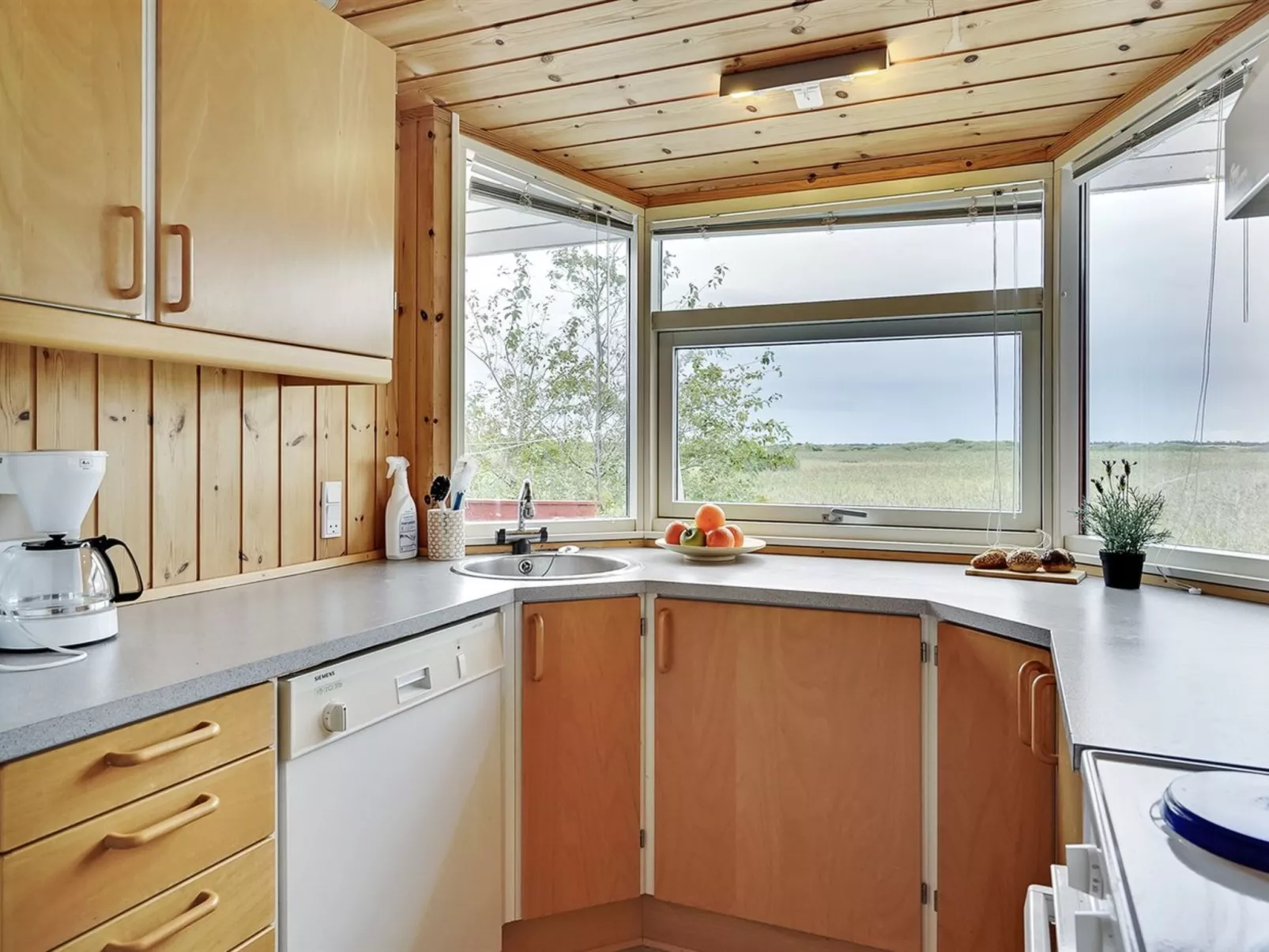 "Isulf" - 400m from the sea-Inside