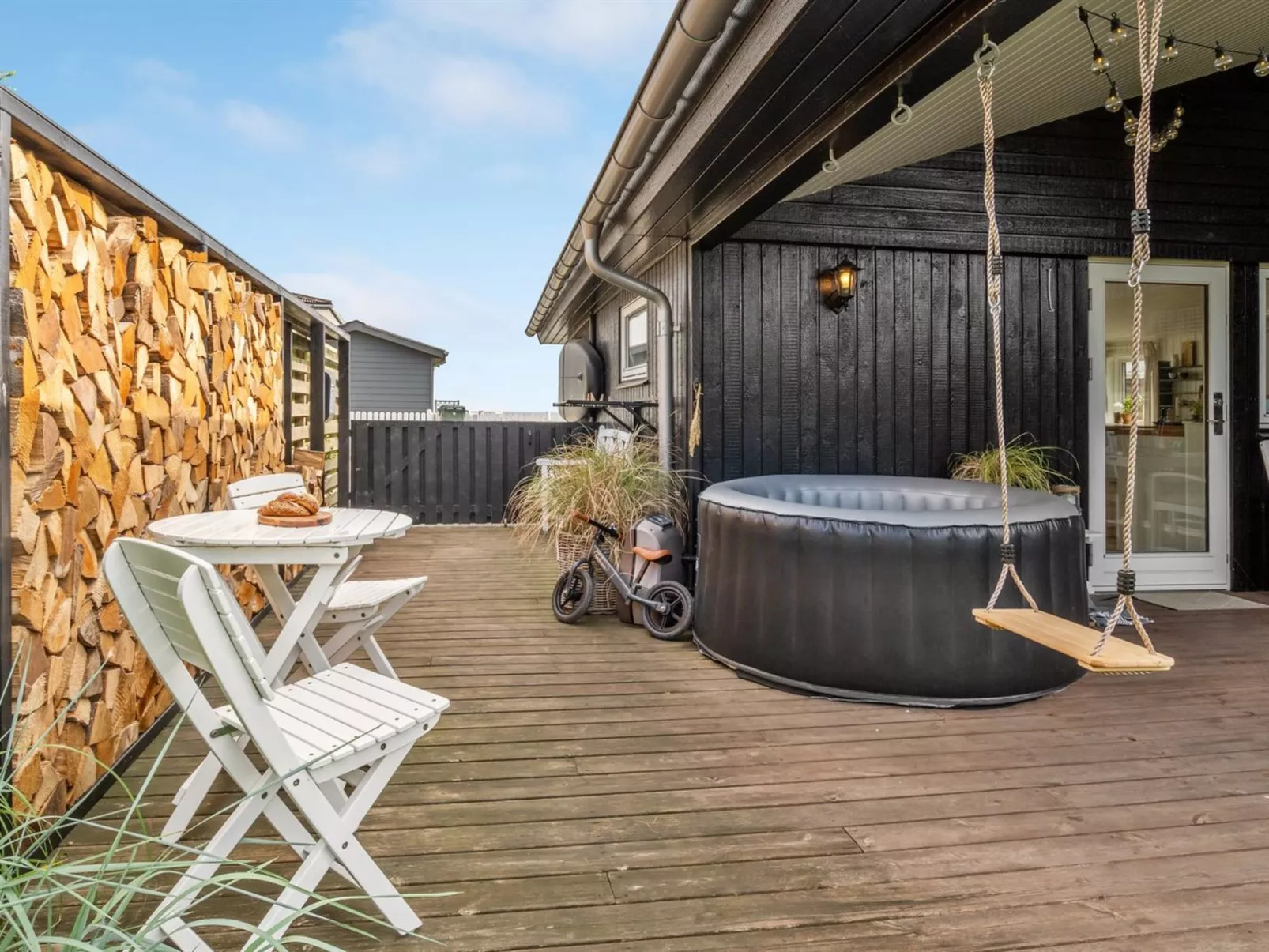 "Pedersen" - 50m from the sea-Inside