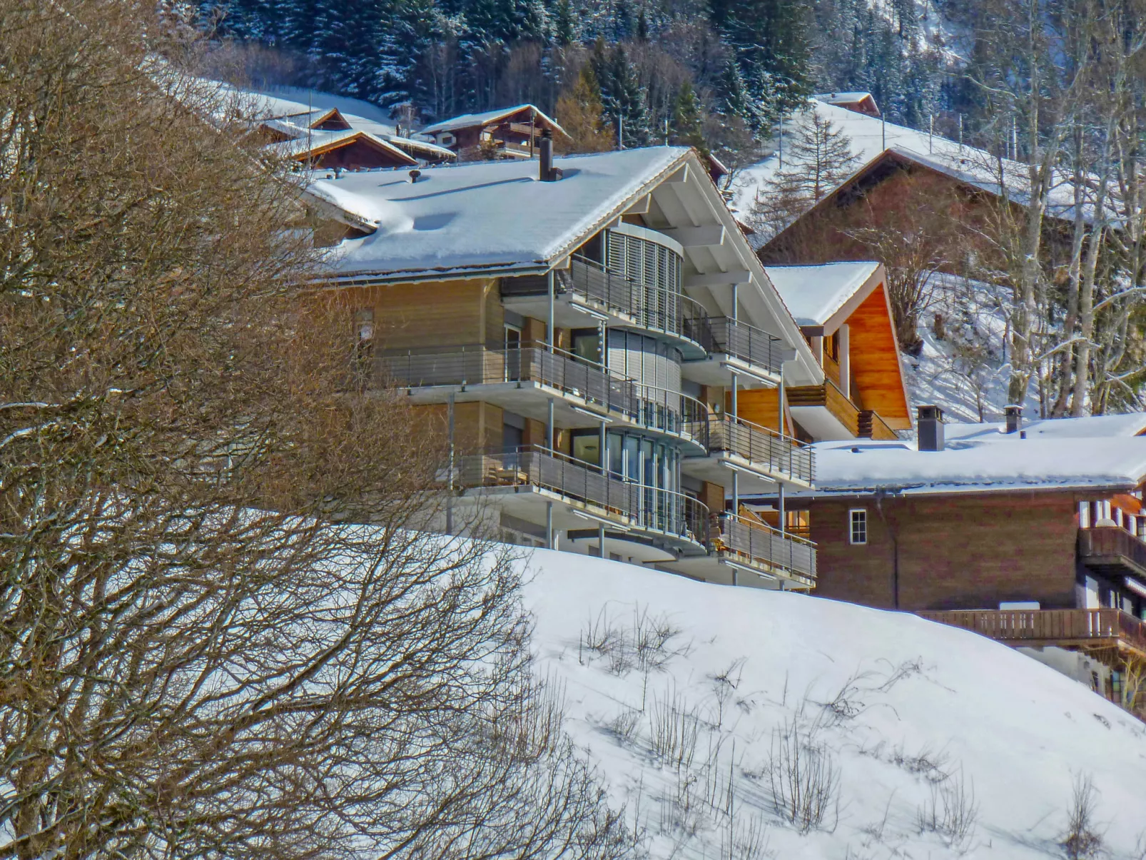 Silence Apt. H-Outside