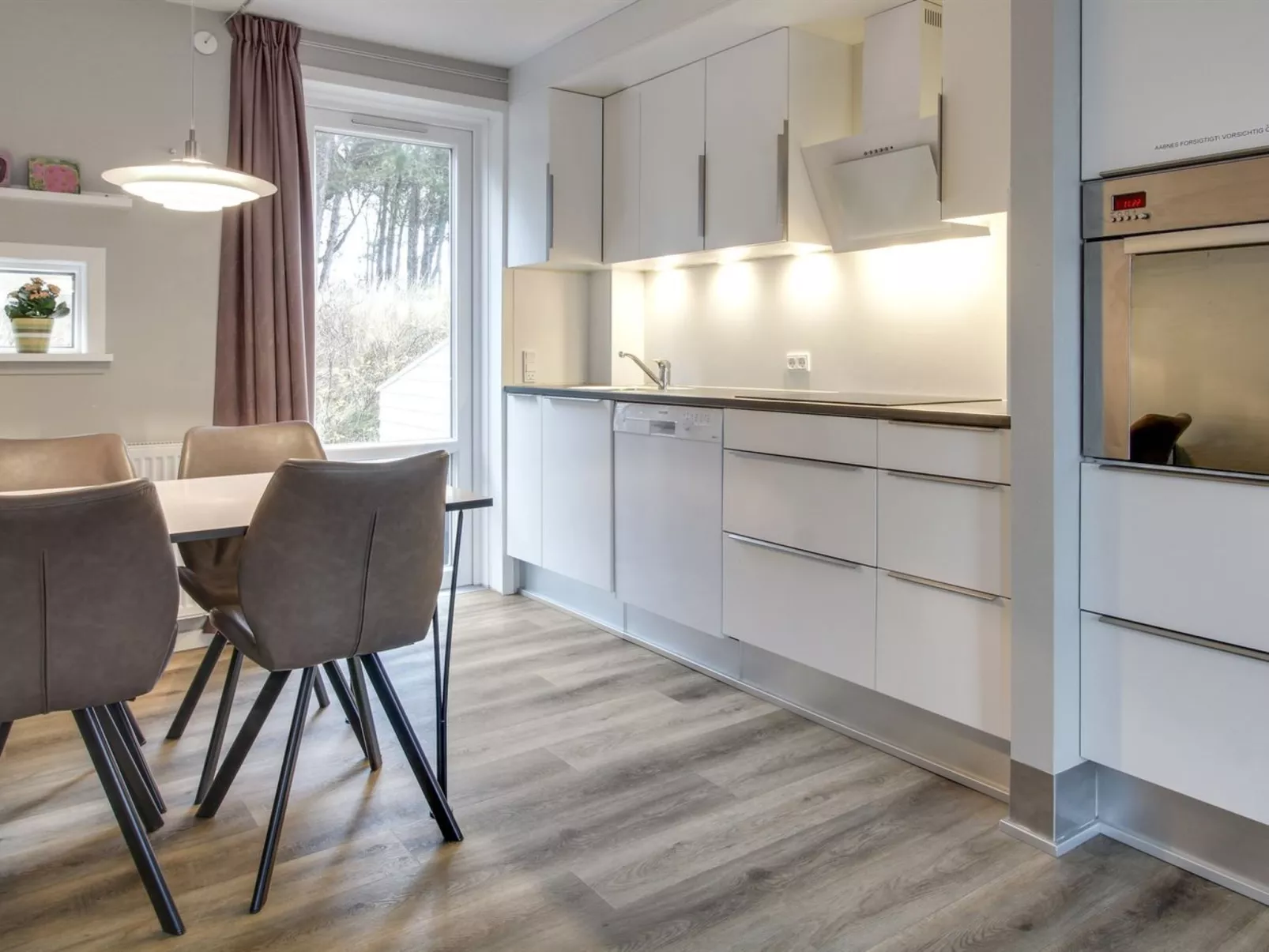 "Anouk" - 1.7km from the sea-Dedans