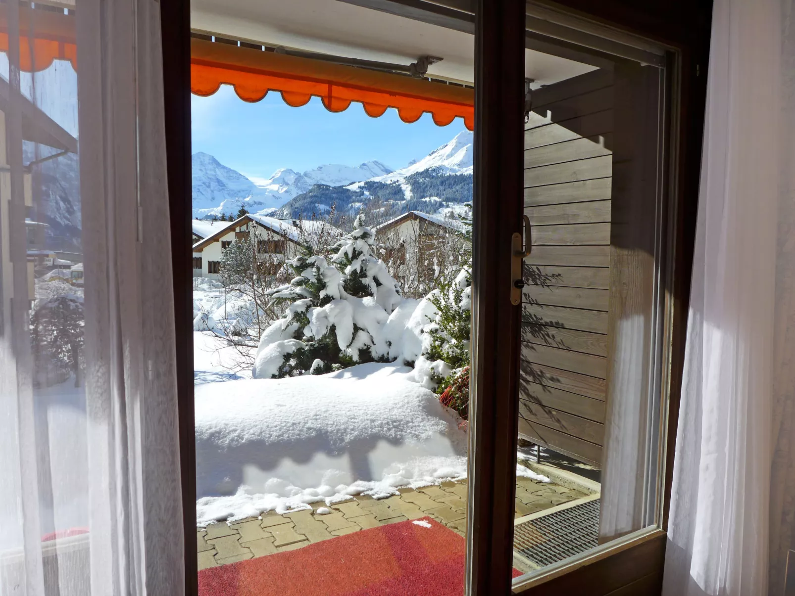Rustica Apt. M-Outside