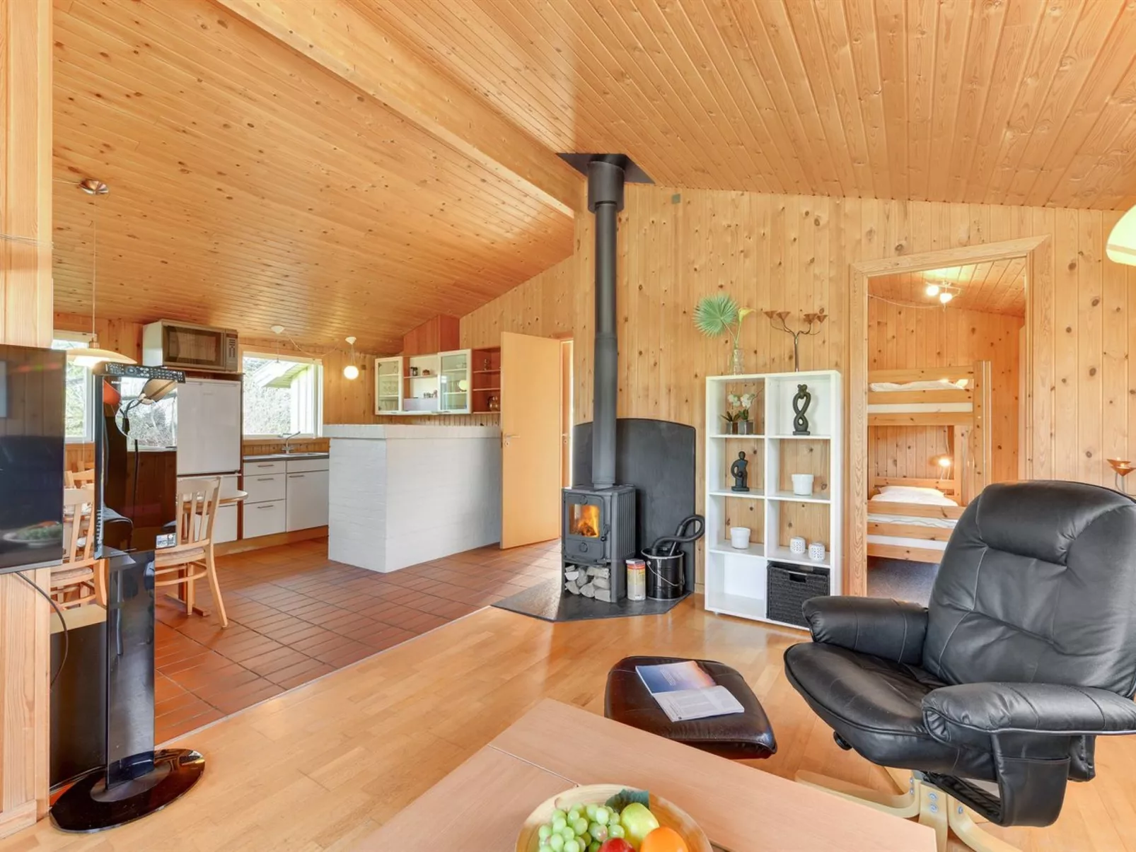 "Evi" - 400m to the inlet-Inside