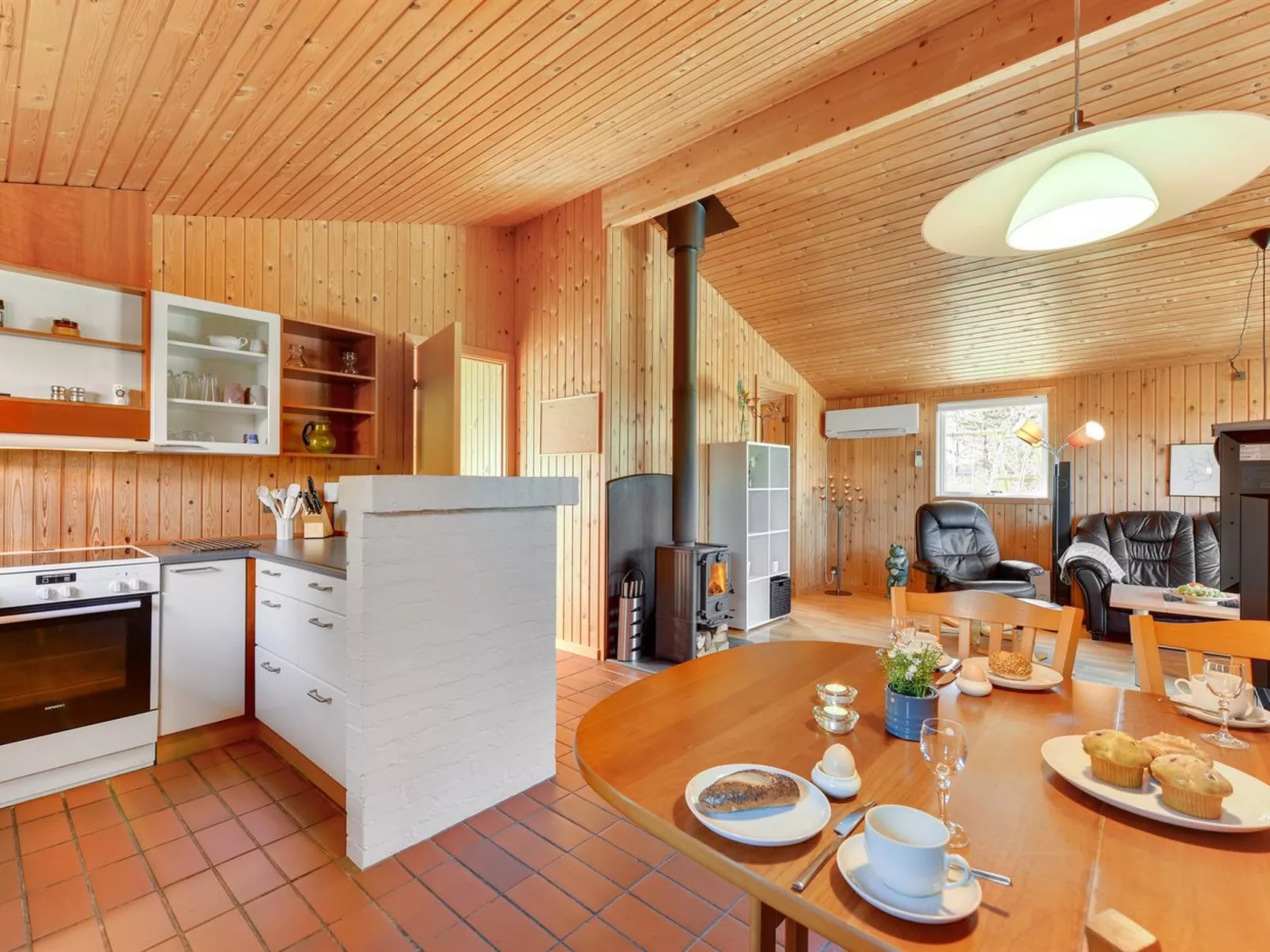 "Evi" - 400m to the inlet-Inside