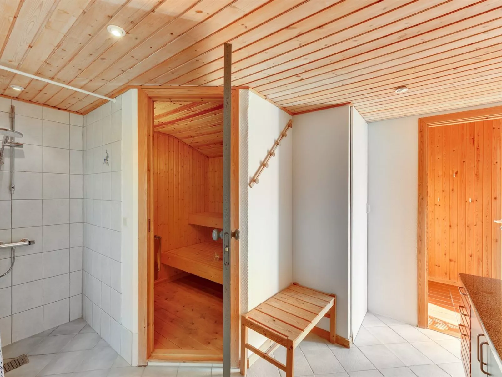 "Evi" - 400m to the inlet-Inside