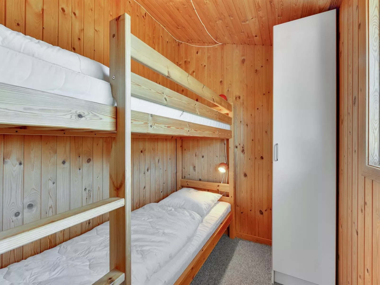 "Evi" - 400m to the inlet-Inside
