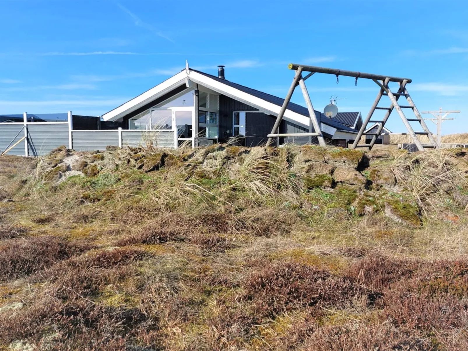 "Henning" -  from the sea-Drinnen