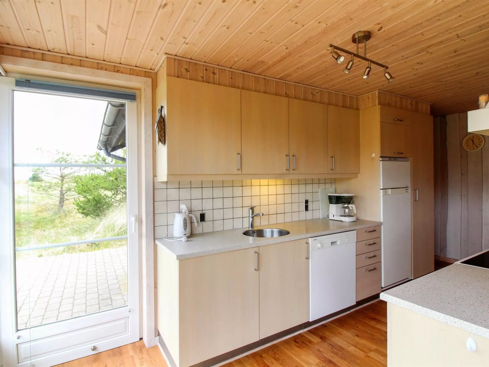 "Juste" - 2.2km from the sea-Drinnen