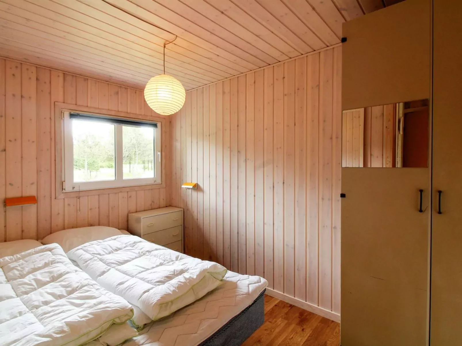 "Juste" - 2.2km from the sea-Drinnen