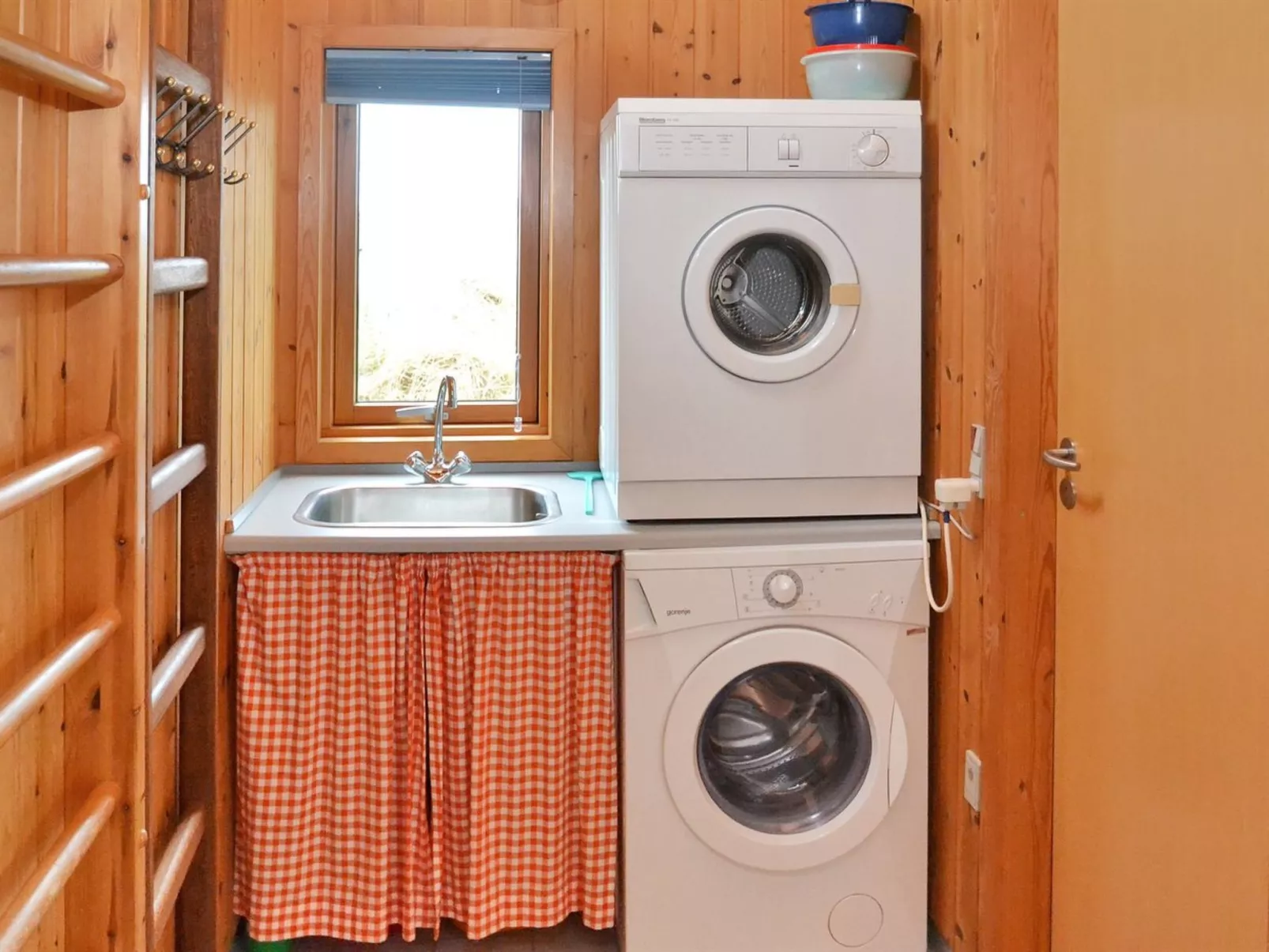 "Juste" - 2.2km from the sea-Drinnen