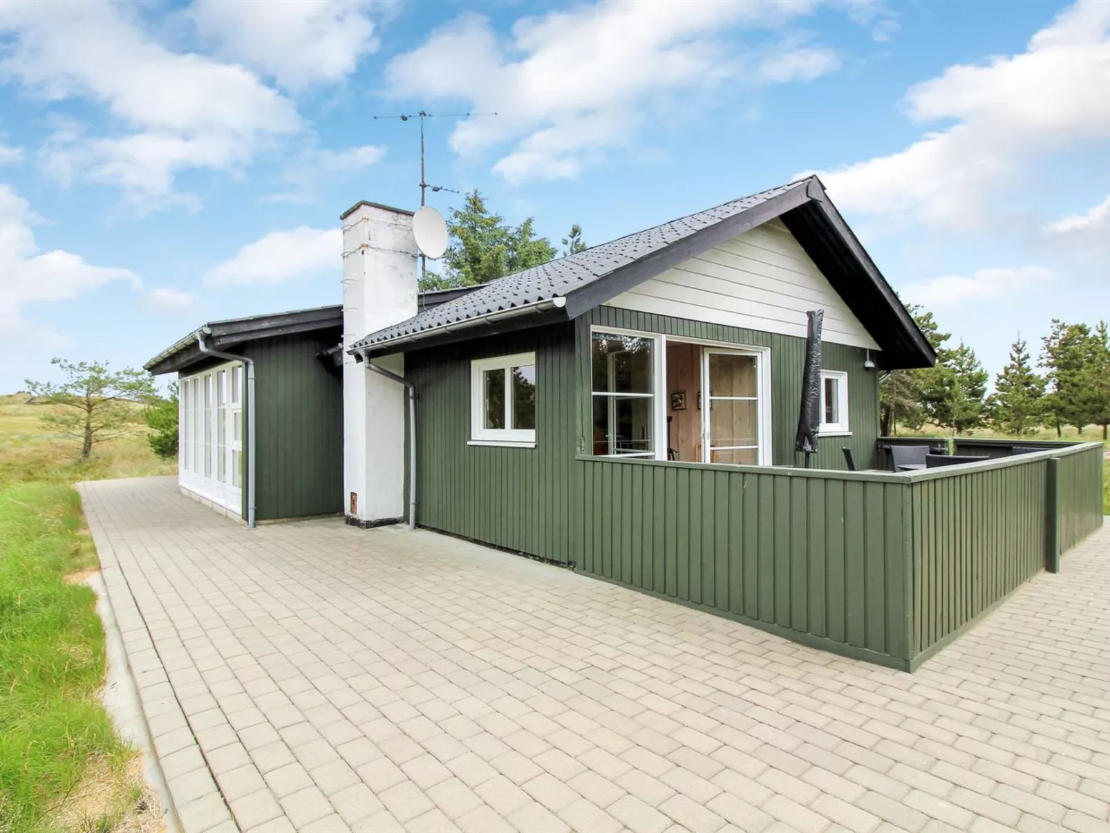 "Juste" - 2.2km from the sea-Draußen
