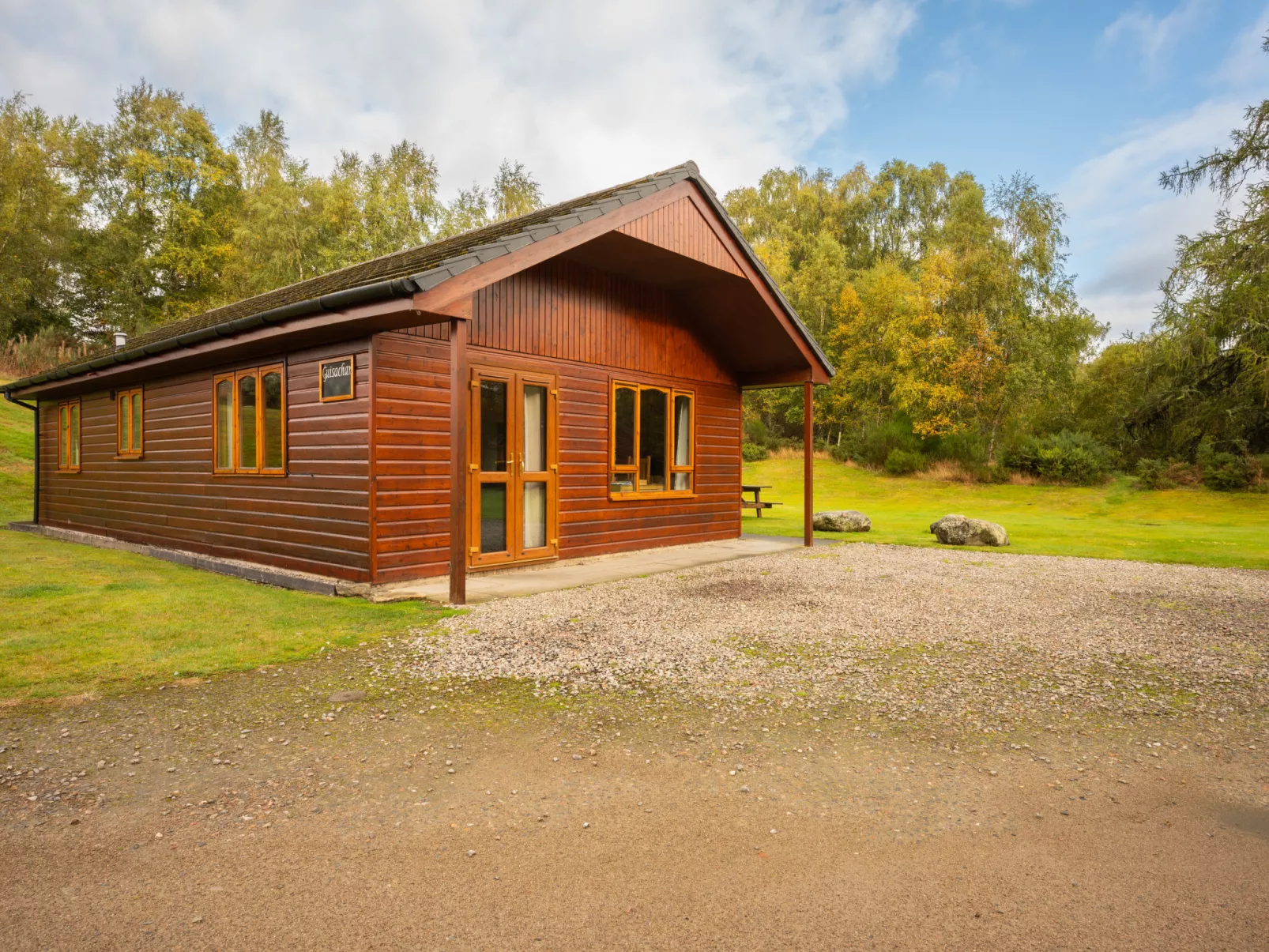 Loch Meiklie 3 bed-Outside