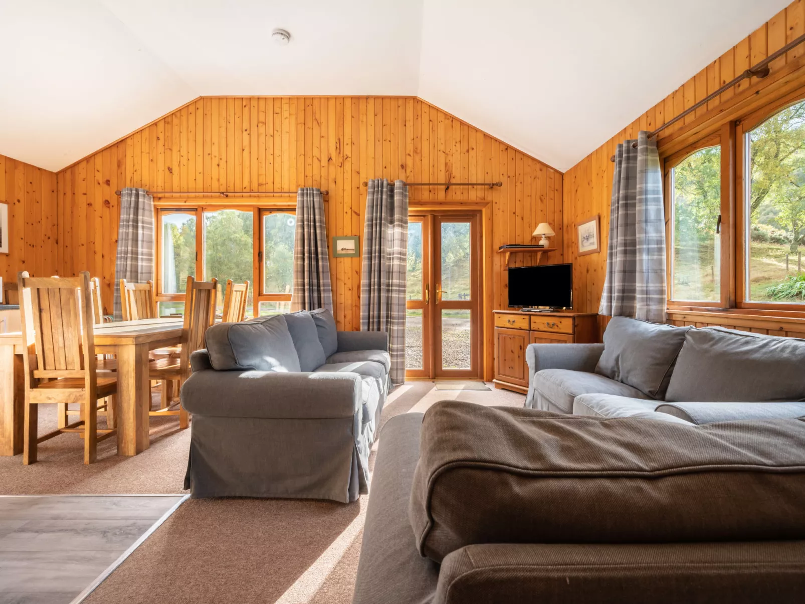 Loch Meiklie 3 bed-Inside