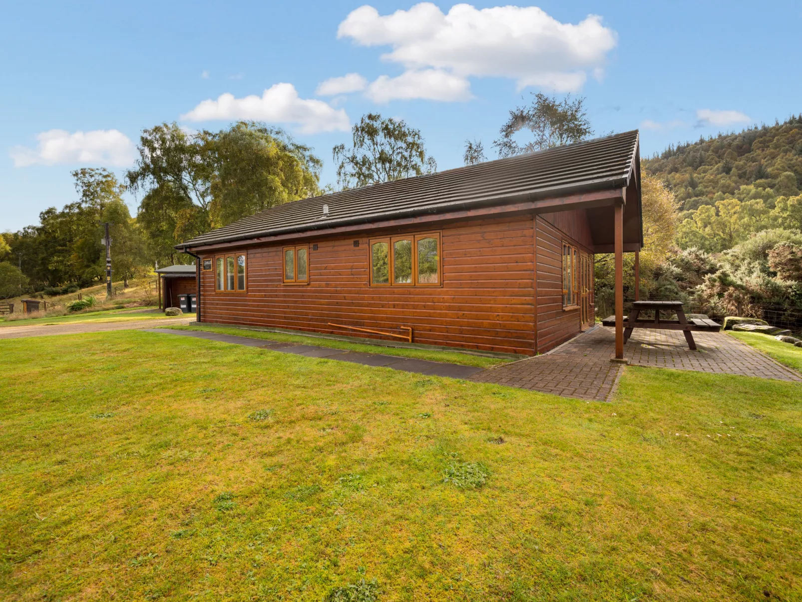 Balnain 3 Bed-Outside