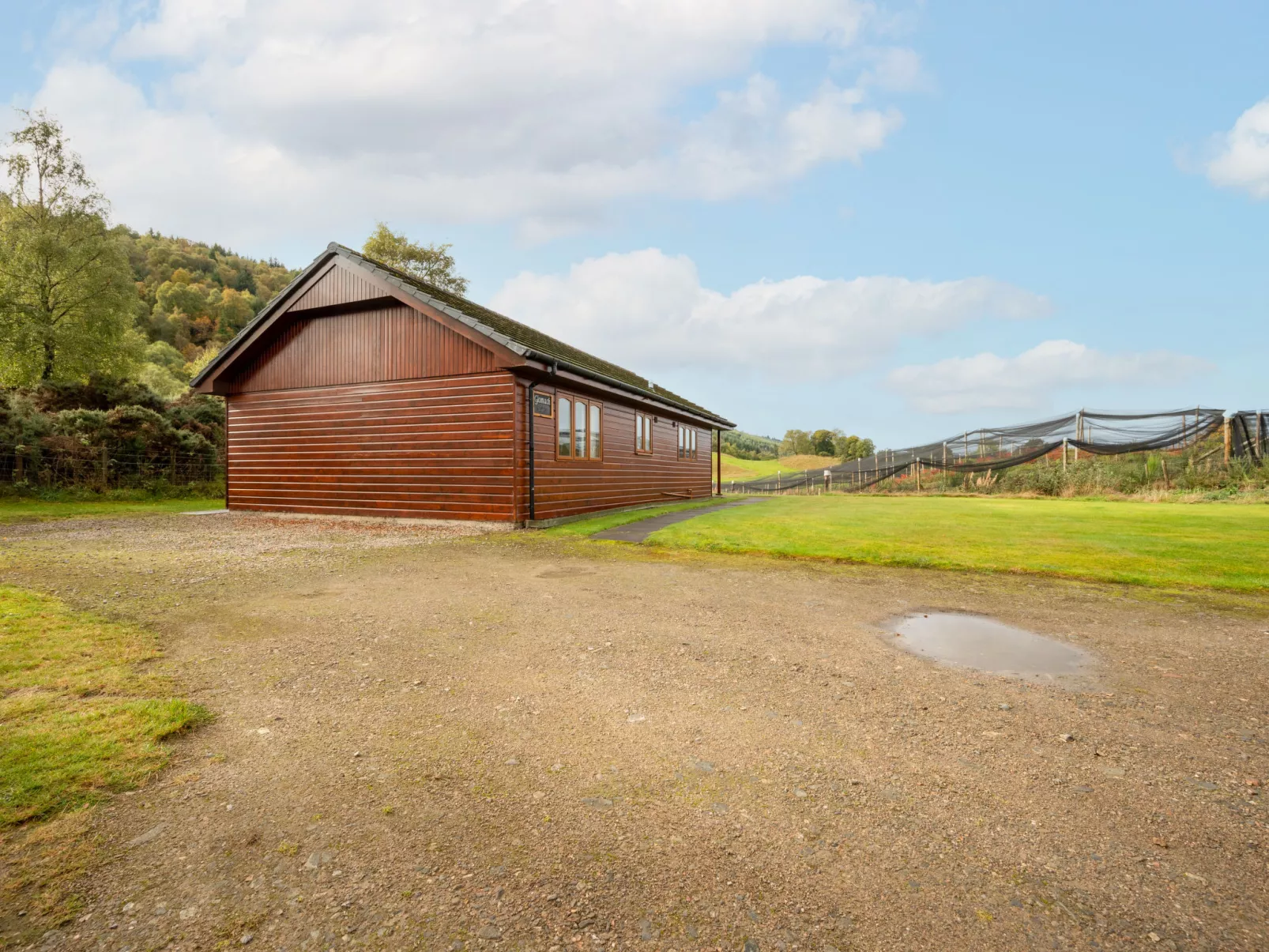Loch Meilke 2 Bed-Outside