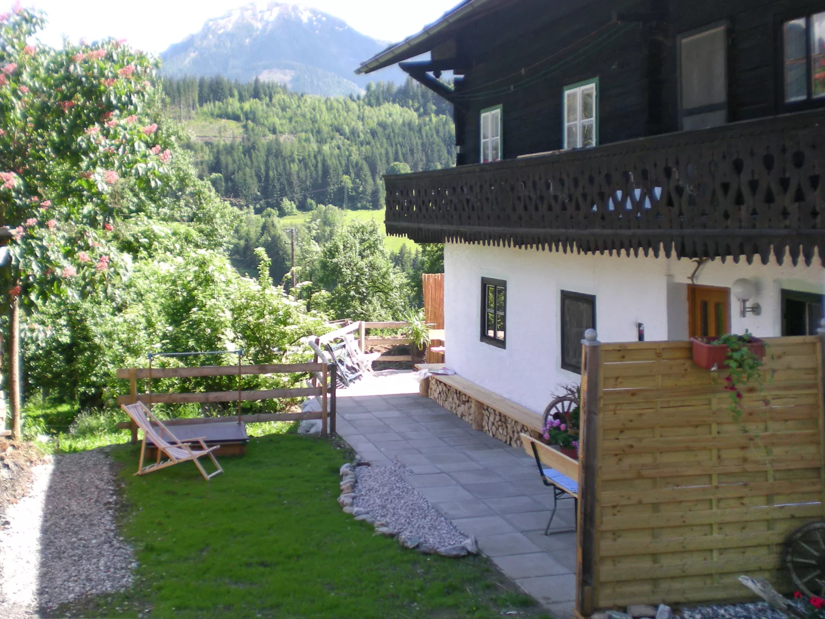 Lehen-Outside