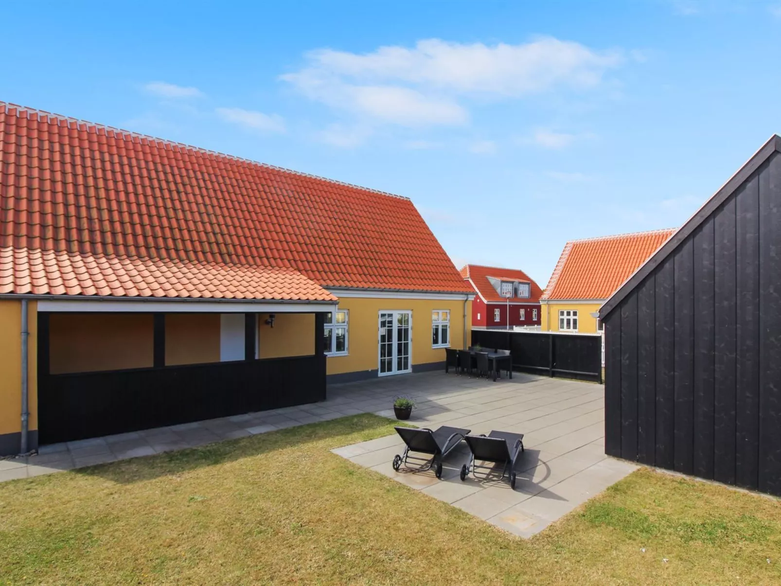 "Gine" - 1.5km from the sea-Outside