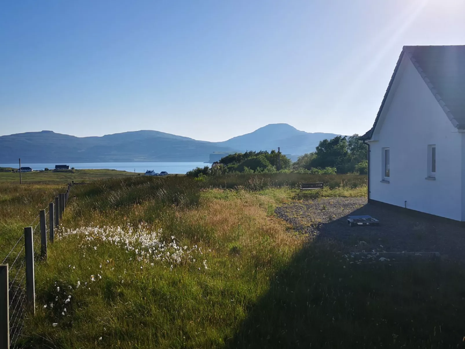 An Caladh-Outside
