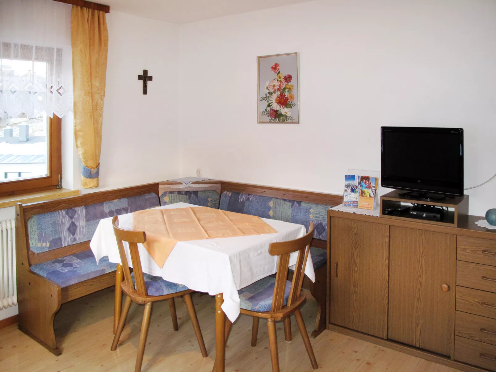 Tyrol-Inside